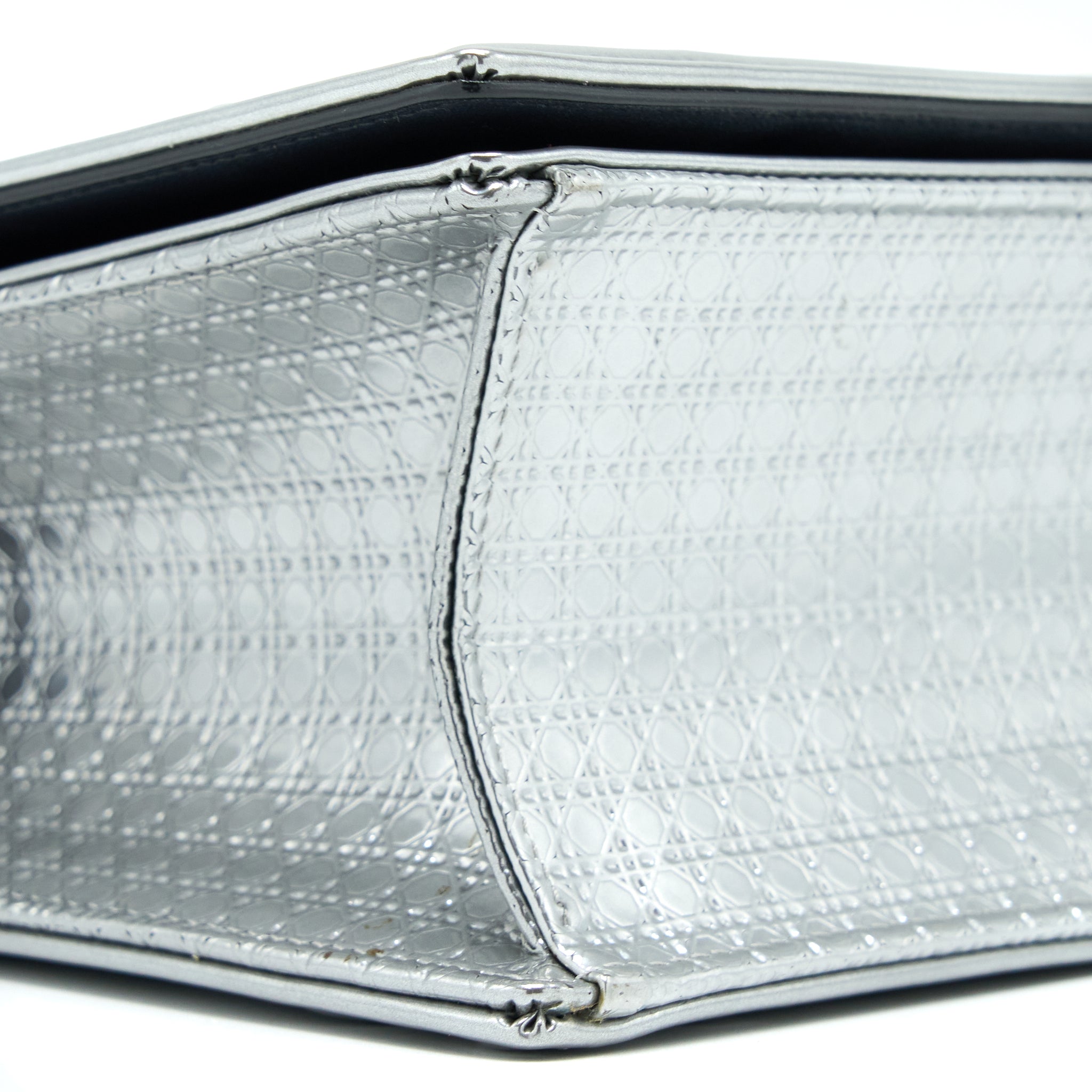 DIOR MEDIUM DIORMA BAG IN METALLIC SILVER SHW