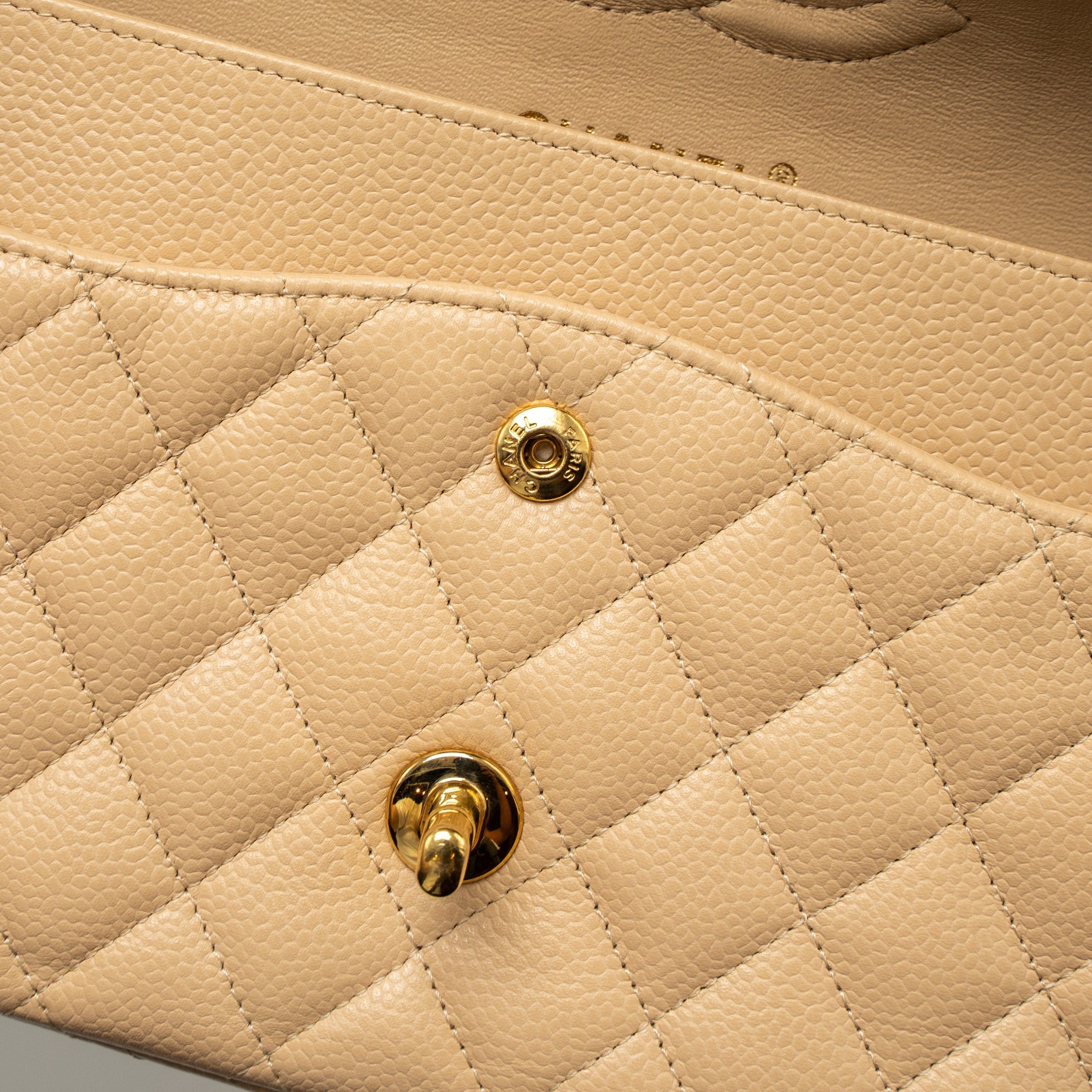 CHANEL MEDIUM CLASSIC DOUBLE FLAP BAG CAVIAR BEIGE GHW