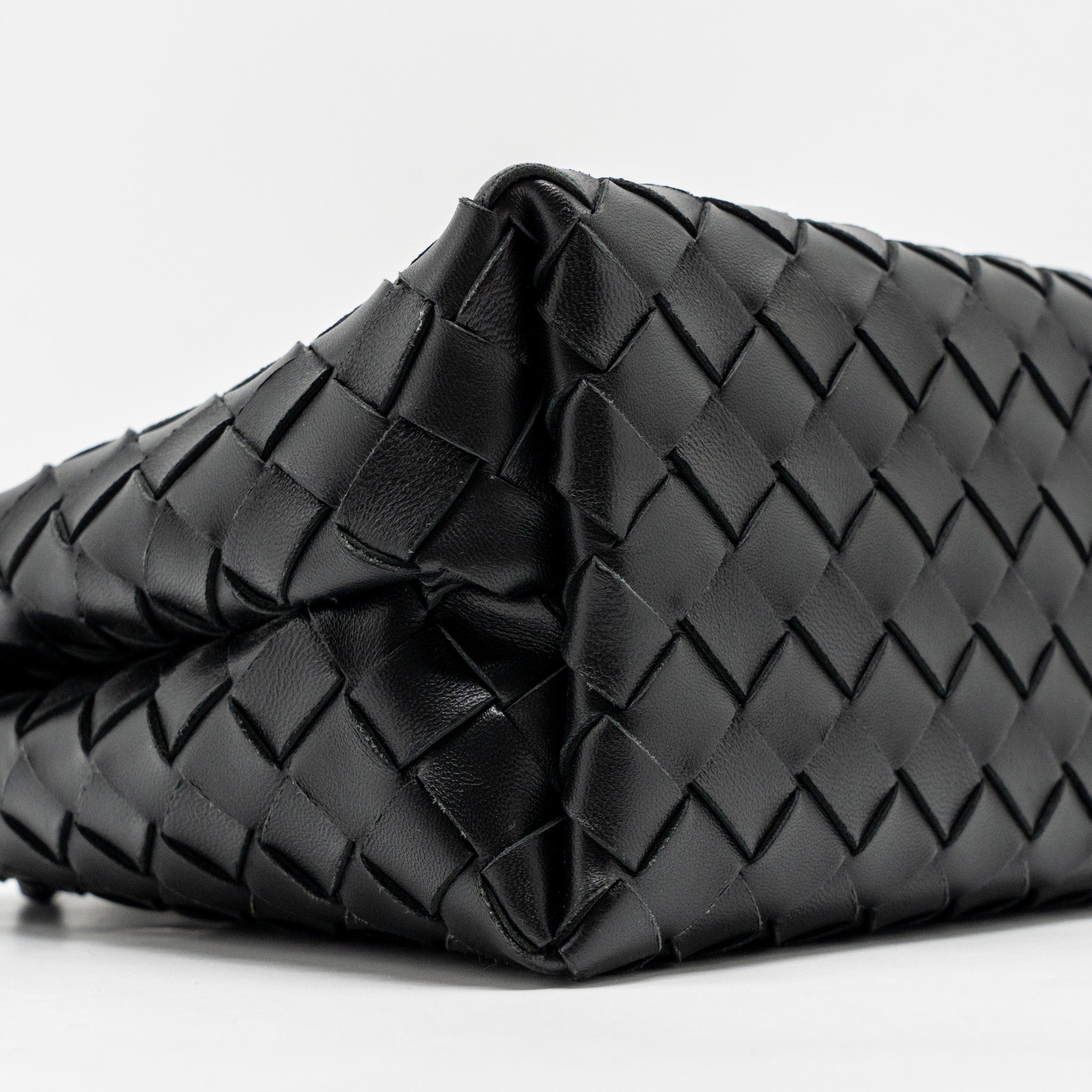 BOTTEGA VENETA SMALL ANDIAMO BAG LAMBSKIN BLACK GHW