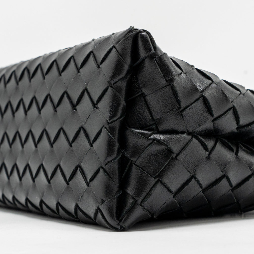 BOTTEGA VENETA SMALL ANDIAMO BAG LAMBSKIN BLACK GHW