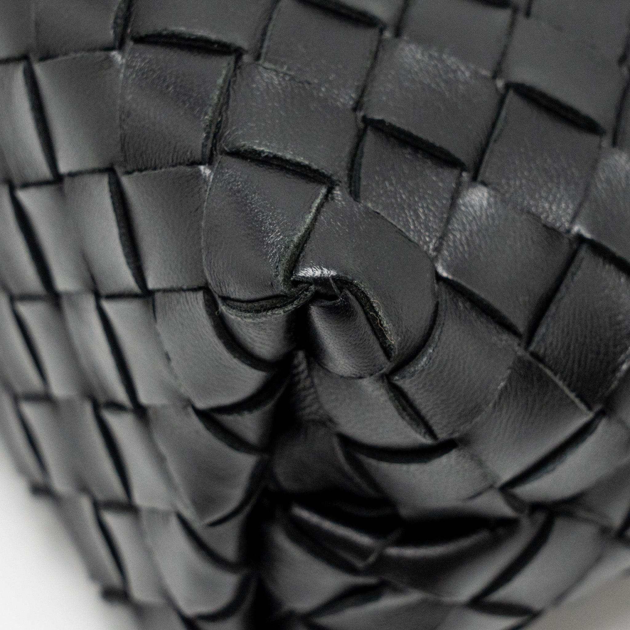 BOTTEGA VENETA SMALL ANDIAMO BAG LAMBSKIN BLACK GHW