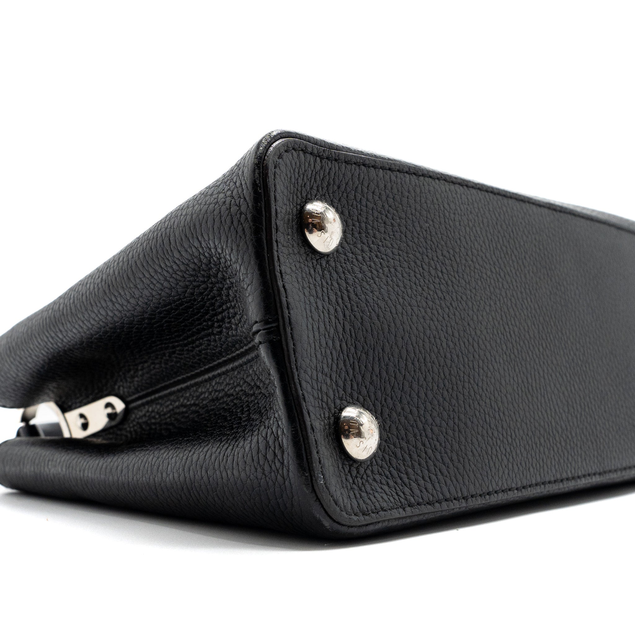 LOUIS VUITTON CAPUCINES PM CALFSKIN BLACK SHW