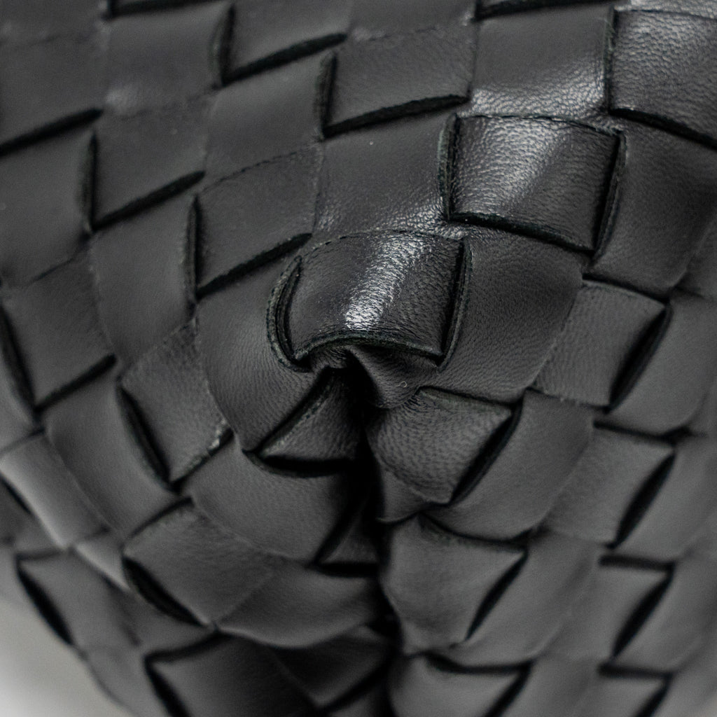 BOTTEGA VENETA SMALL ANDIAMO BAG LAMBSKIN BLACK GHW