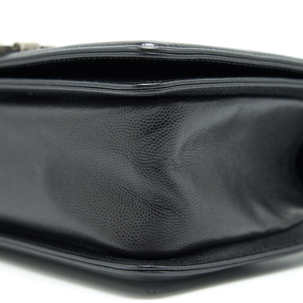 CHANEL MEDIUM BOY CHANEL BAG CAVIAR BLACK RUTHENIUM HARDWARE