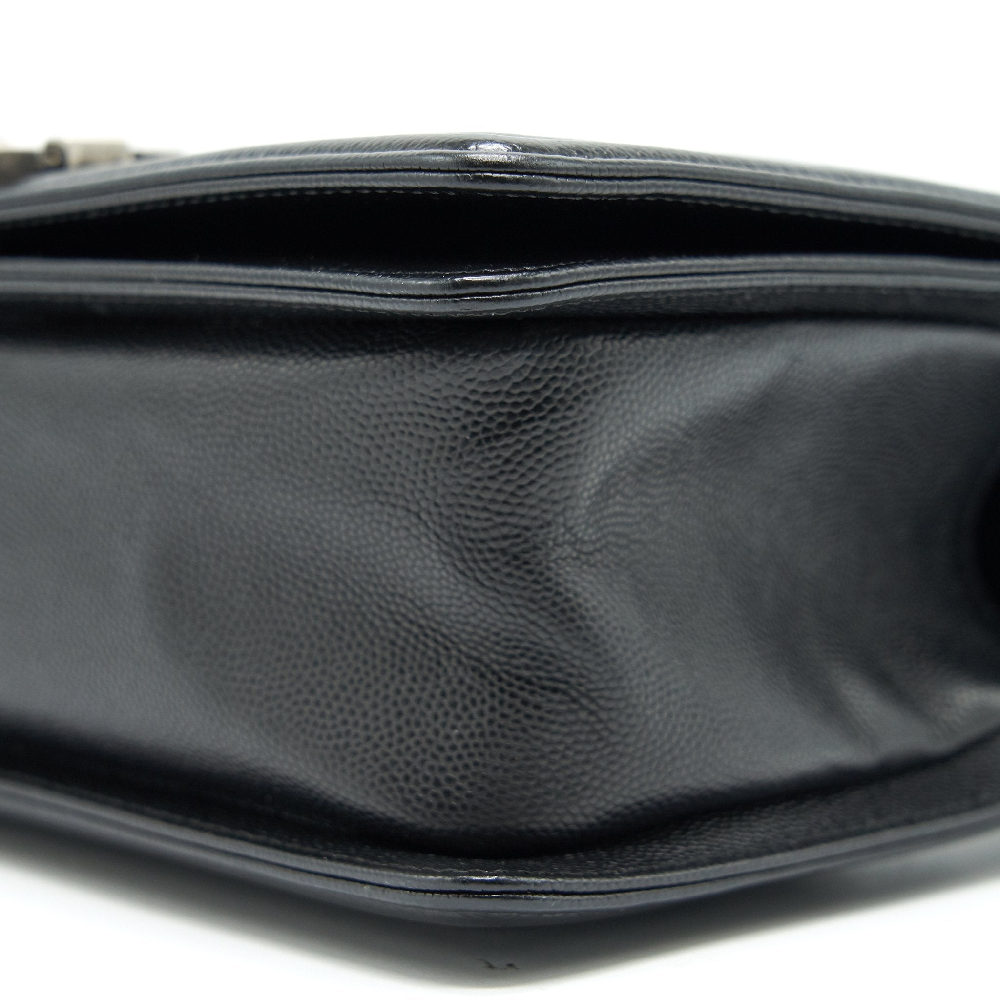 CHANEL MEDIUM BOY CHANEL BAG CAVIAR BLACK RUTHENIUM HARDWARE