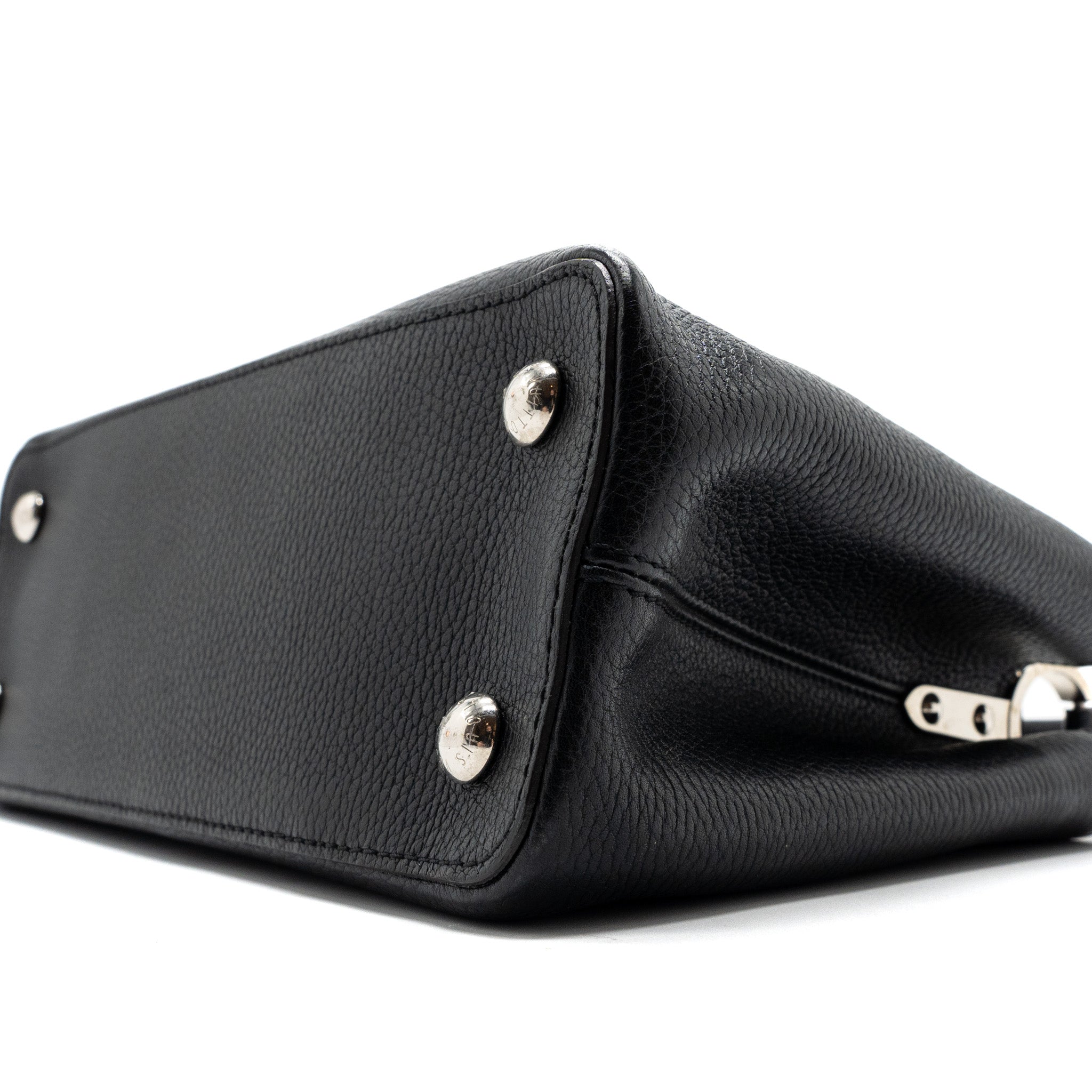 LOUIS VUITTON CAPUCINES PM CALFSKIN BLACK SHW