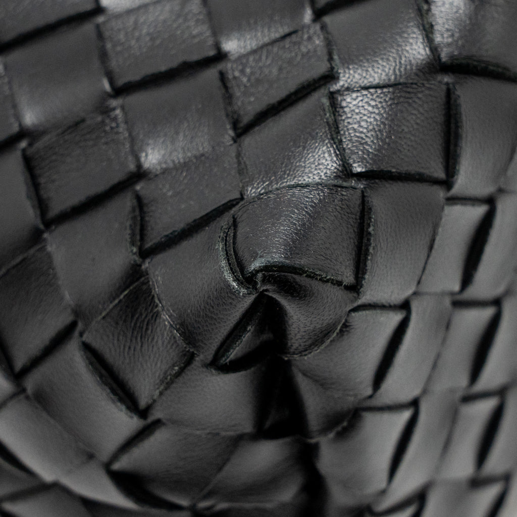 BOTTEGA VENETA SMALL ANDIAMO BAG LAMBSKIN BLACK GHW