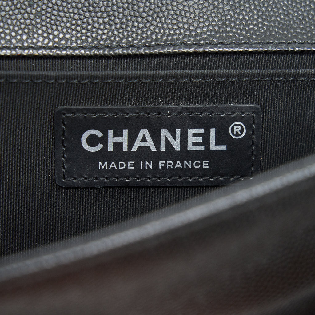 CHANEL MEDIUM BOY CHANEL BAG CAVIAR BLACK RUTHENIUM HARDWARE