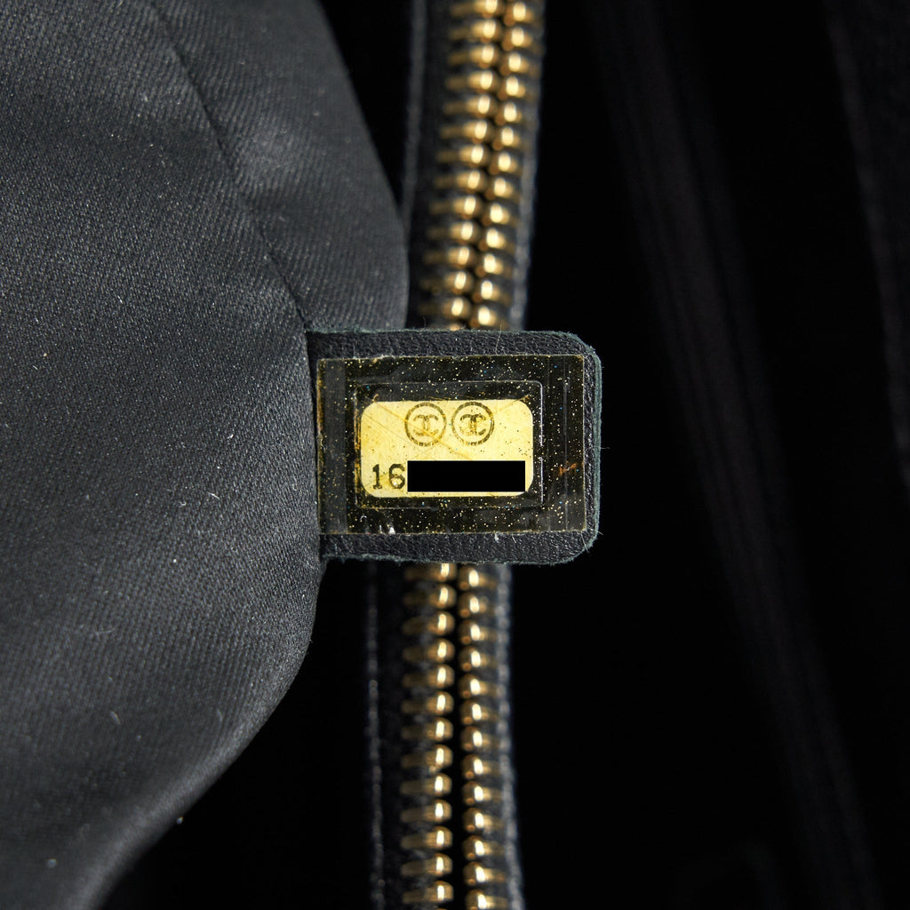 CHANEL GRAND SHOPPING TOTE CAVIAR GHW
