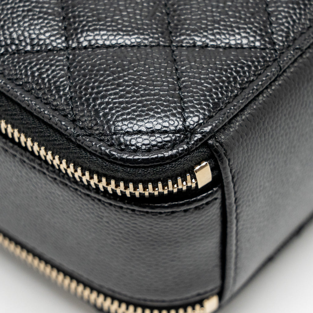 CHANEL LOGO DETAILED HANDLE MINI PICK ME UP VANITY CASE CAVIAR BLACK GHW (MICROCHIP)