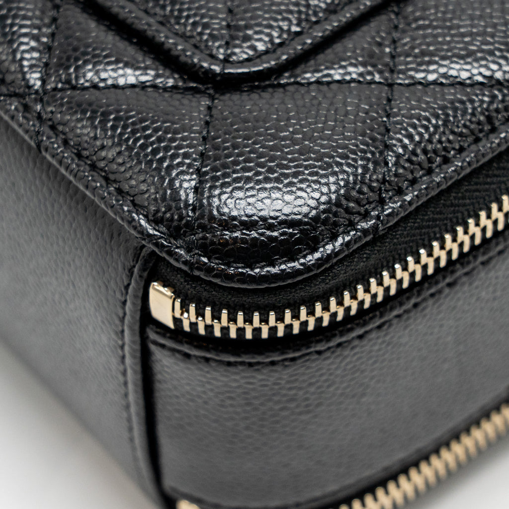 CHANEL LOGO DETAILED HANDLE MINI PICK ME UP VANITY CASE CAVIAR BLACK GHW (MICROCHIP)