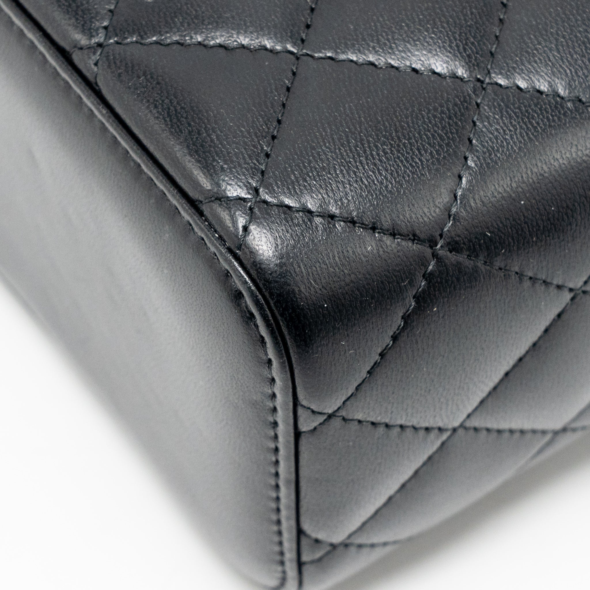 CHANEL PEARL CRUSH LONG VANITY WITH CHAIN LAMBSKIN BLACK GHW