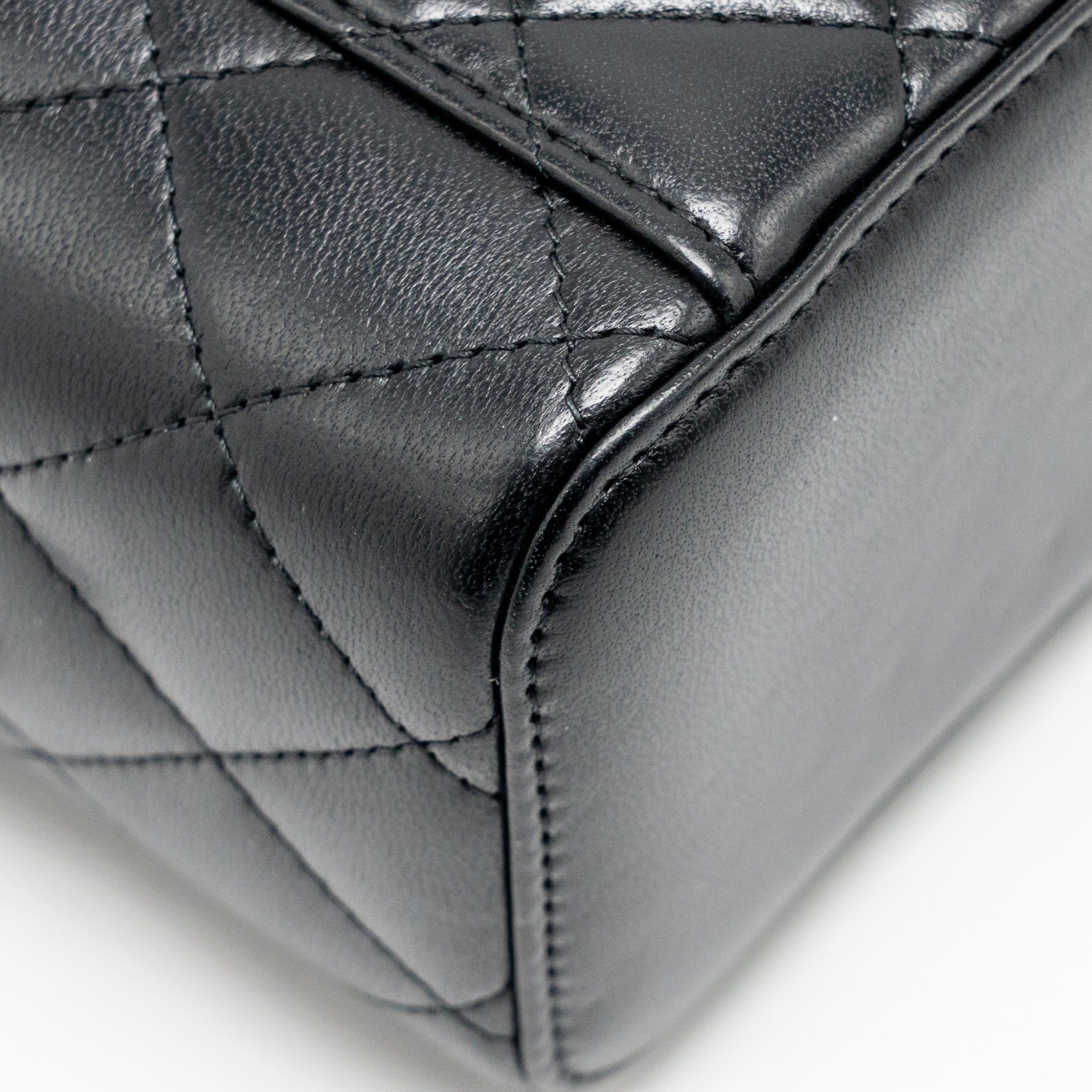 CHANEL PEARL CRUSH LONG VANITY WITH CHAIN LAMBSKIN BLACK GHW