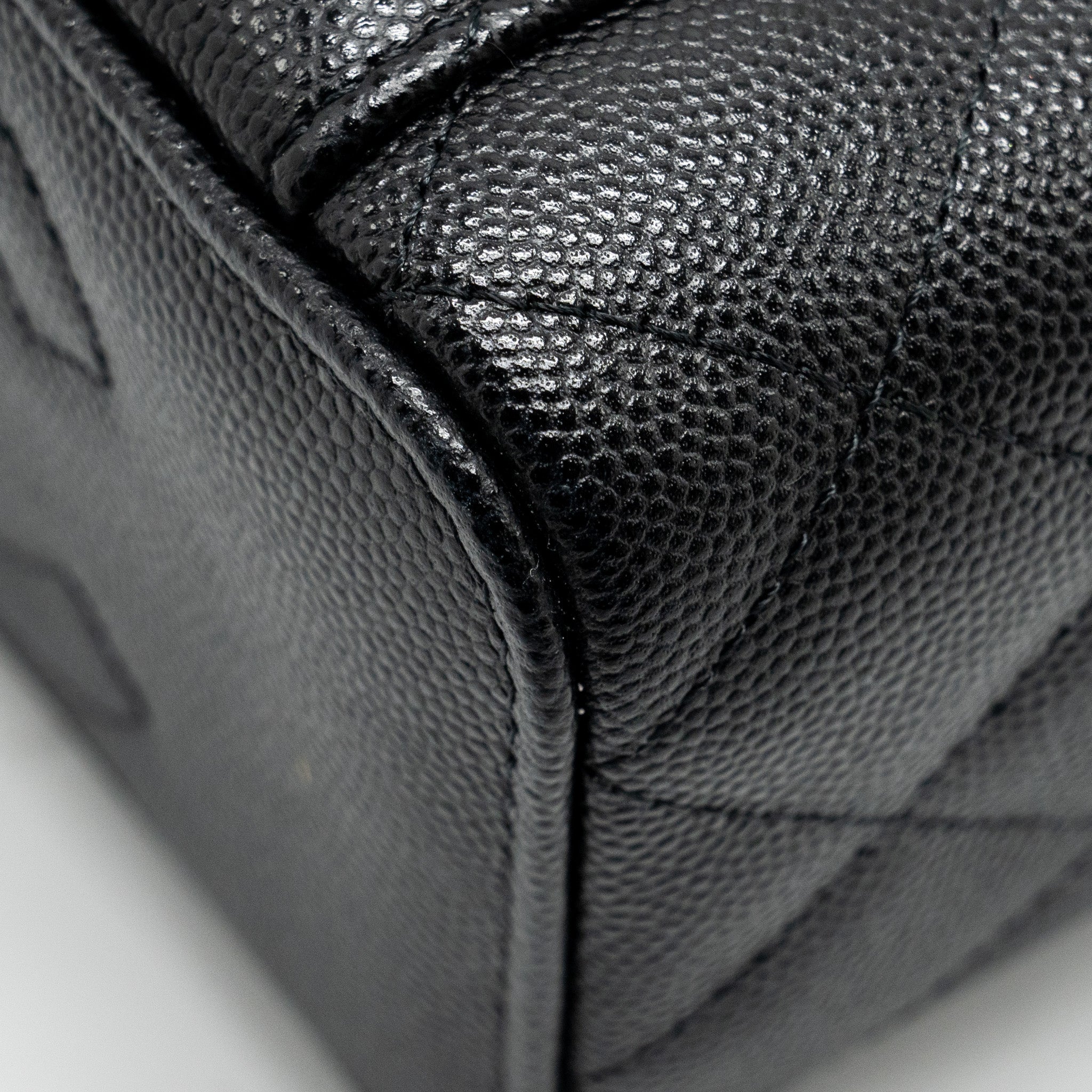 CHANEL LONG VANITY WITH CHAIN CAVIAR BLACK LGHW