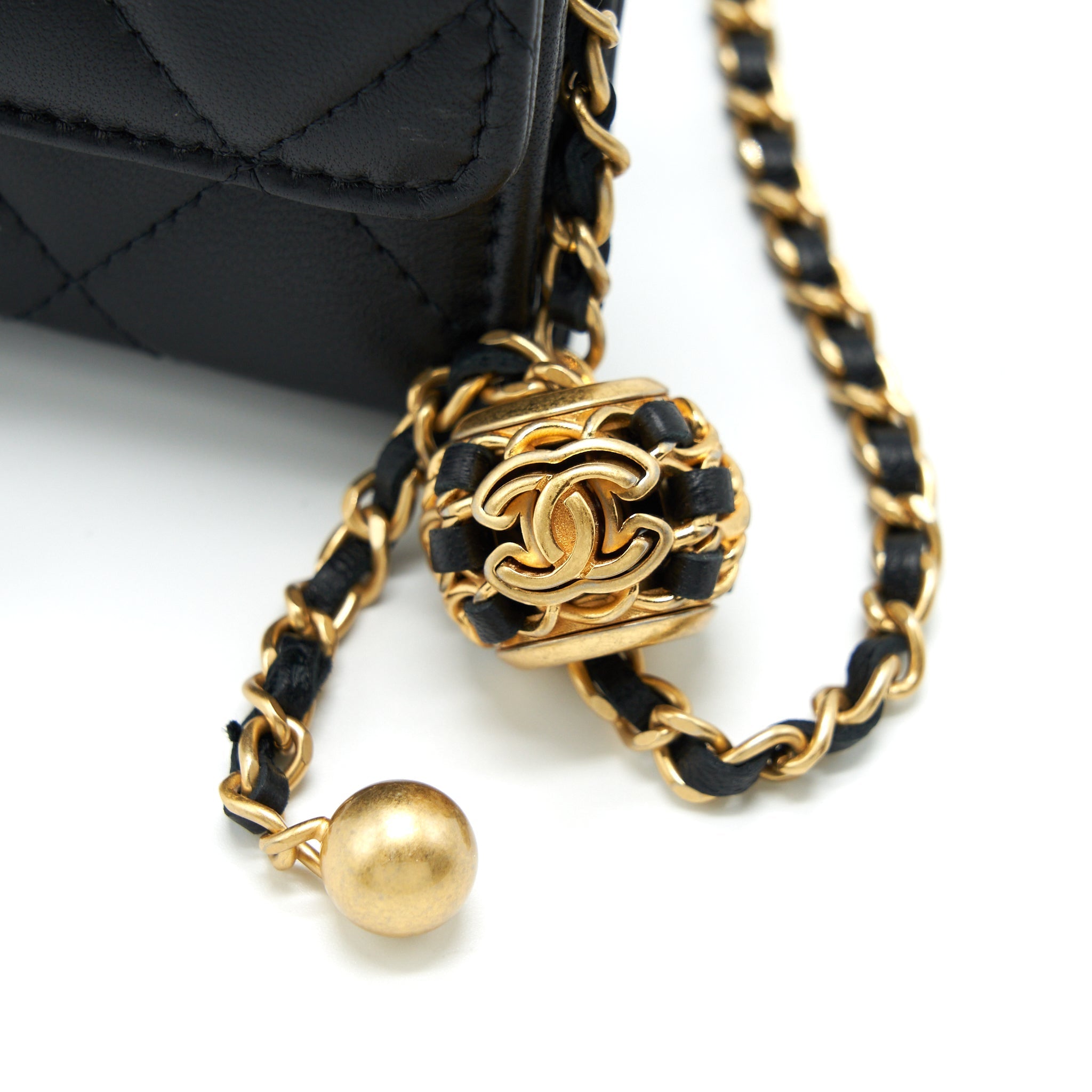 CHANEL PEARL CRUSH CLUTCH WITH CHAIN LAMBSKIN BLACK GHW