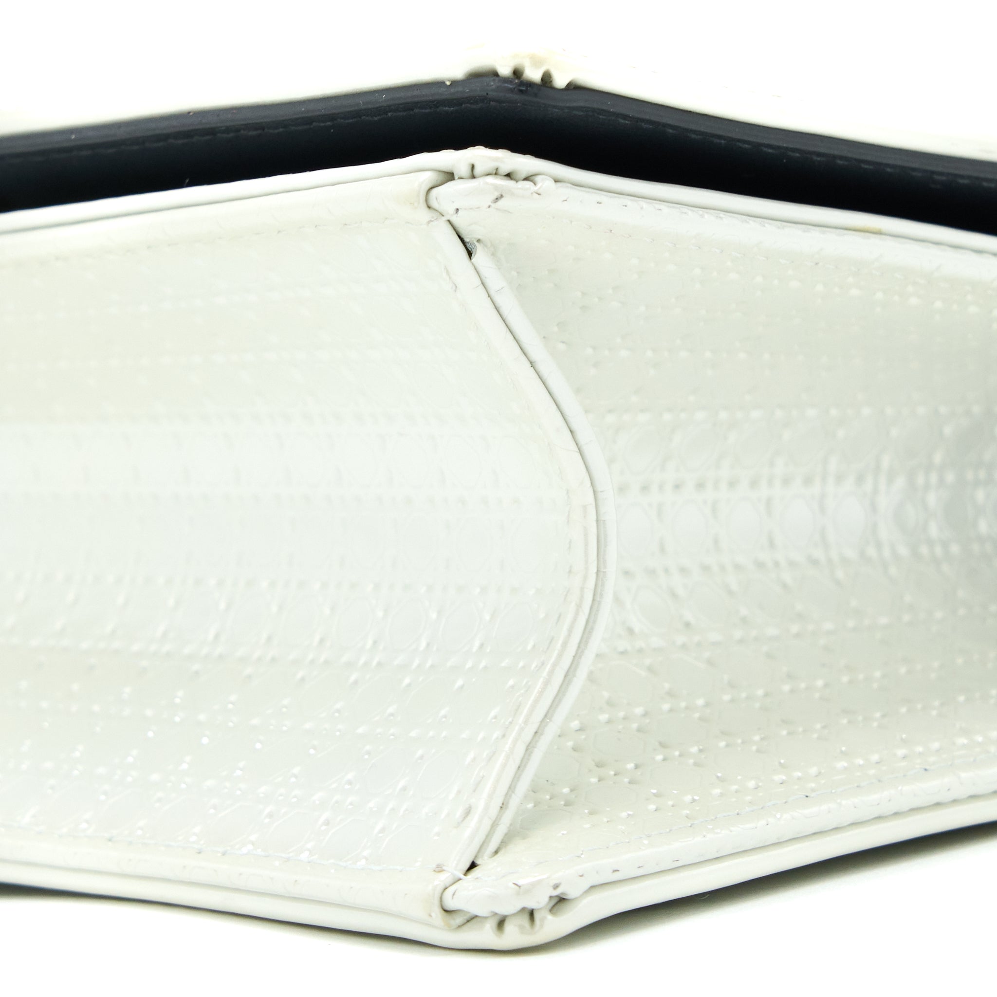 DIOR SMALL DIORMA METALLIC WHITE LGHW