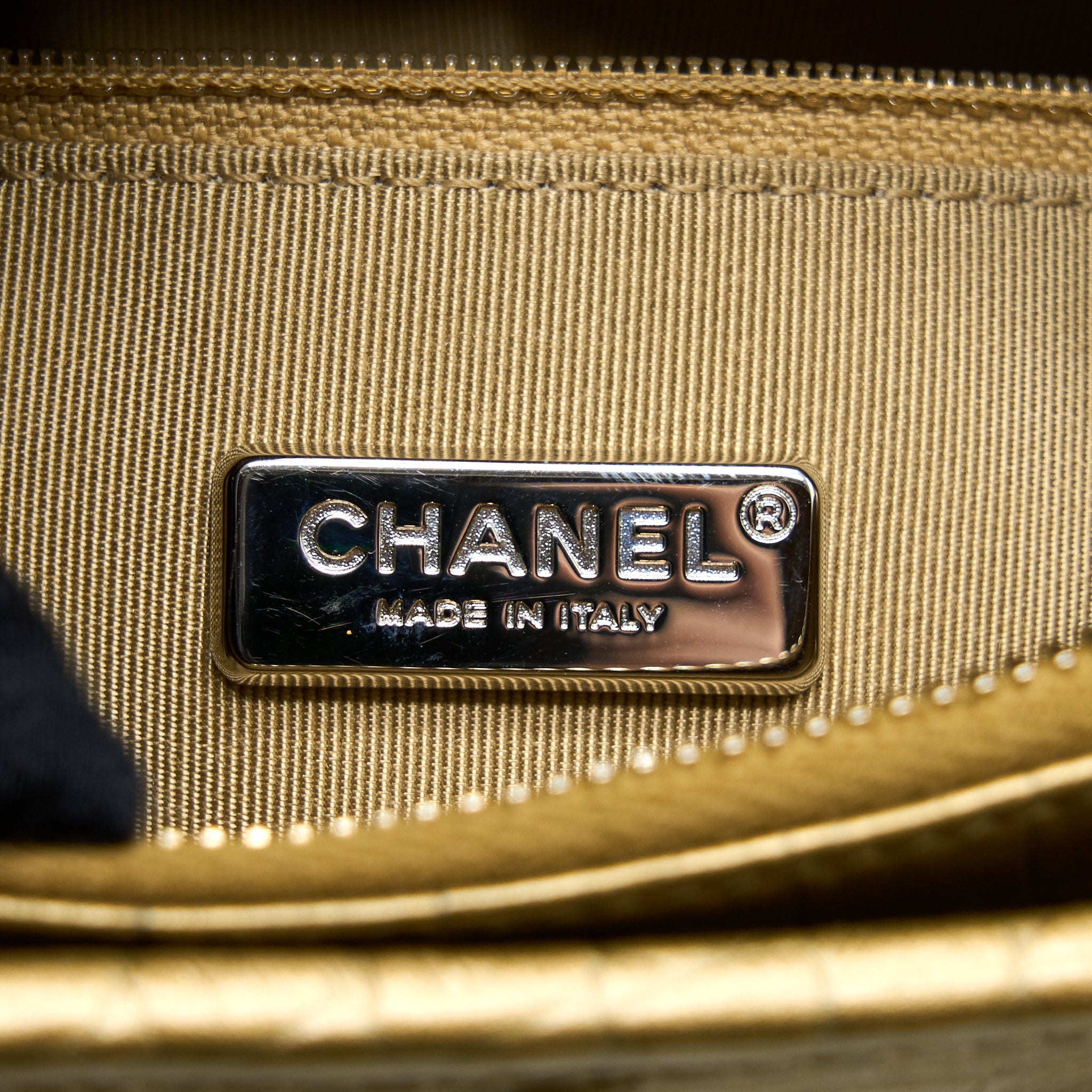 CHANEL SMALL GABRIELLE HOBO BAG CROCODILE EMBOSSED CALFSKIN GOLD MULTICOLOUR HARDWARE