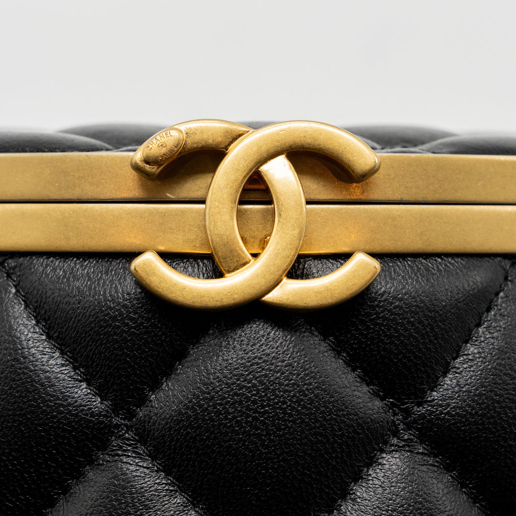 CHANEL 21A VANITY WITH CHAIN LAMBSKIN BLACK GHW (MICROCHIP)