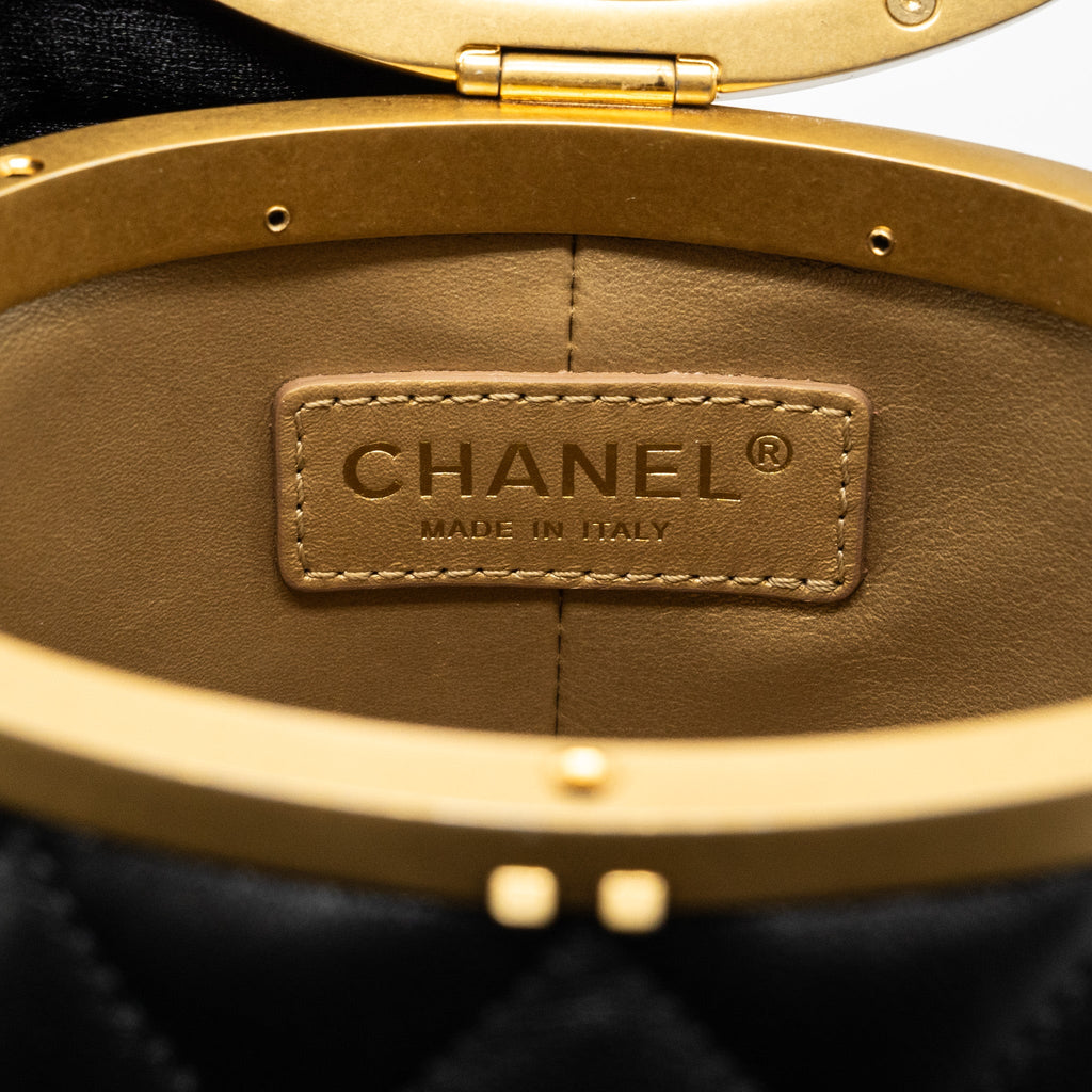 CHANEL 21A VANITY WITH CHAIN LAMBSKIN BLACK GHW (MICROCHIP)