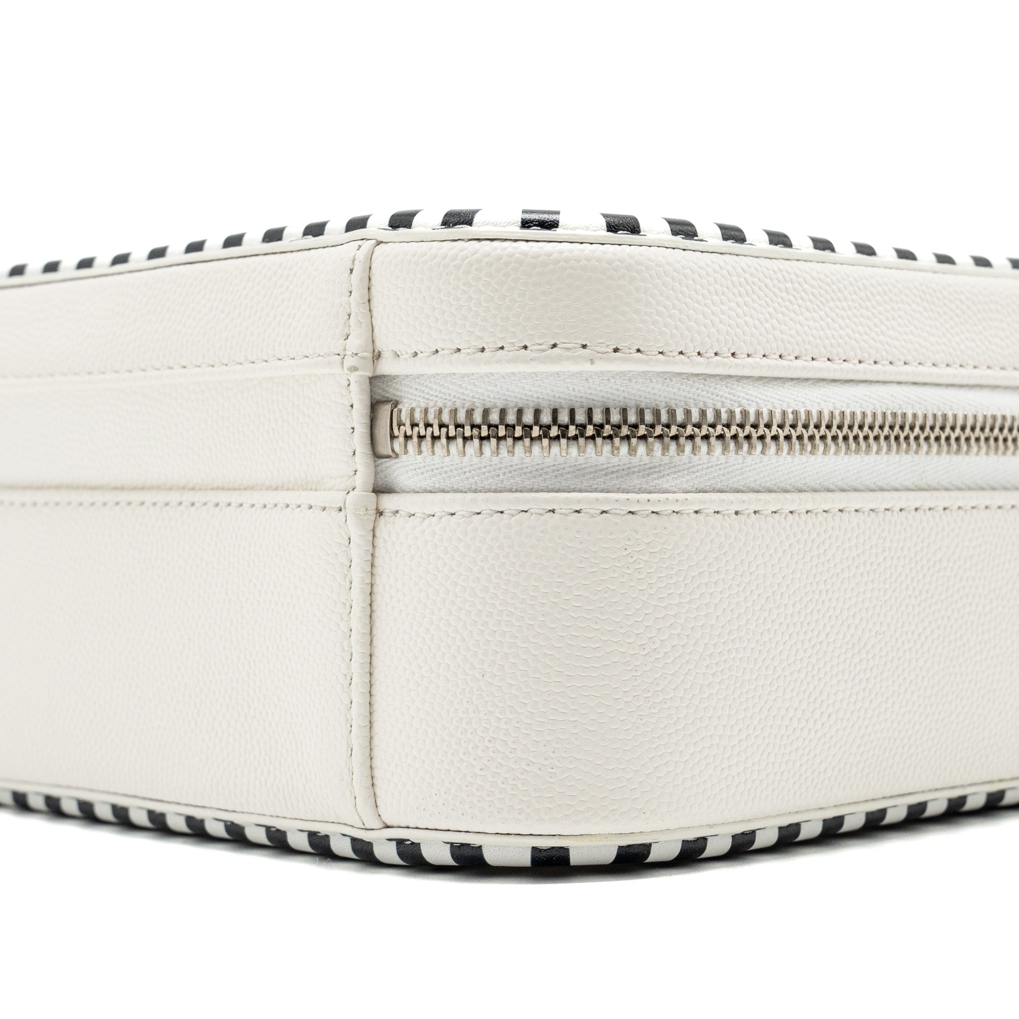 CHANEL MEDIUM FILIGREE CAMERA BAG CAVIAR WHITE/BLACK SHW