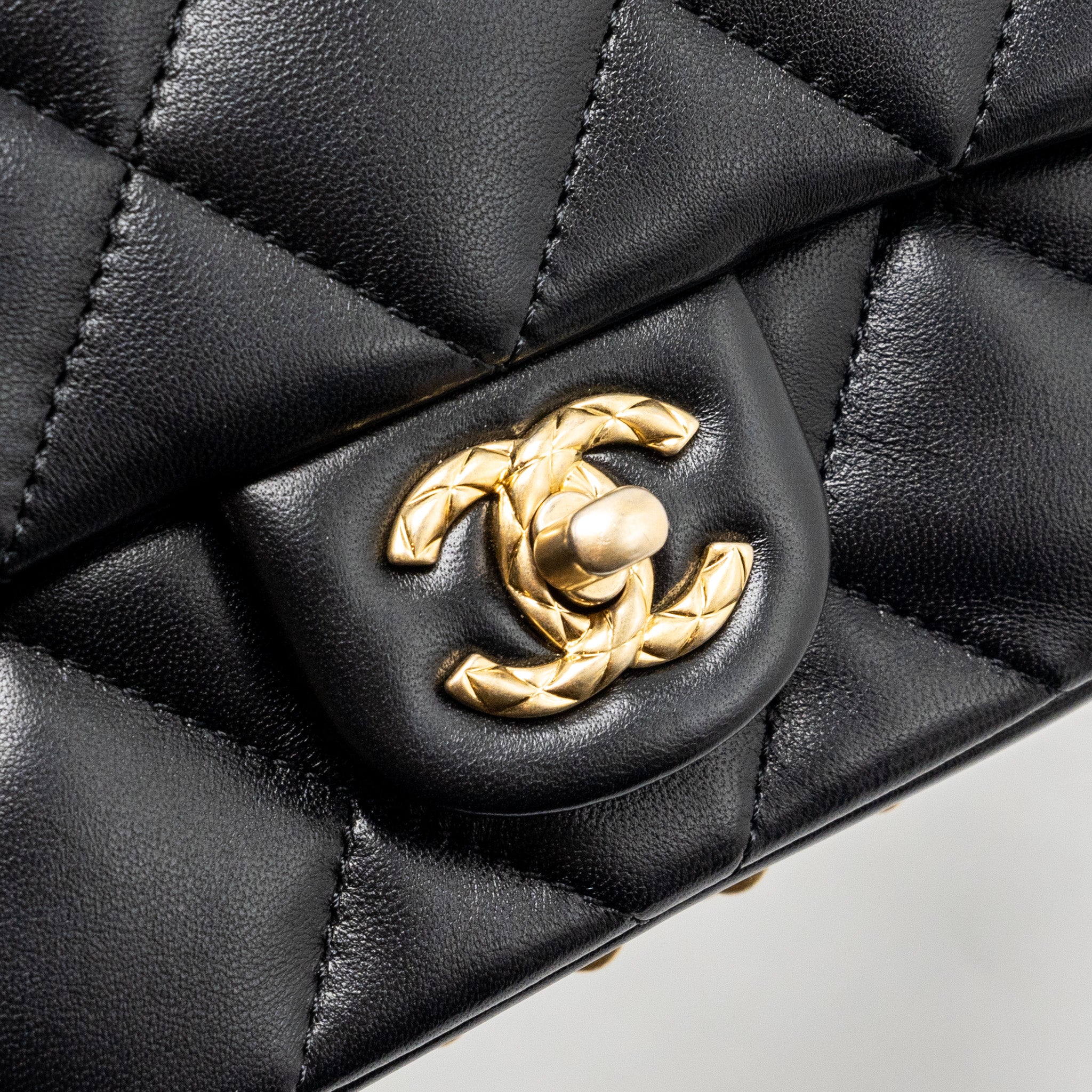 CHANEL QUILTED FLAP BAG WITH DETAILED LOGO AND CHAIN LAMBSKIN BLACK GHW (MICROCHIP)
