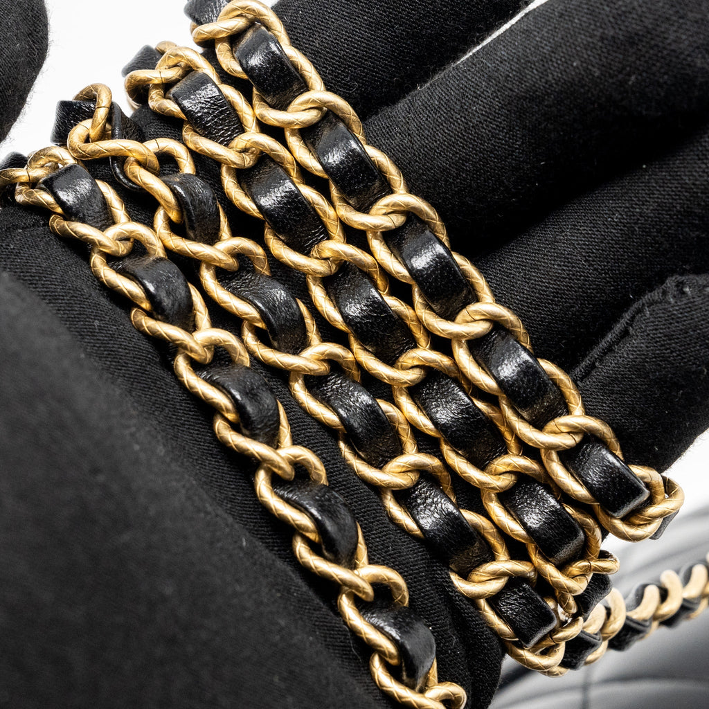 CHANEL QUILTED FLAP BAG WITH DETAILED LOGO AND CHAIN LAMBSKIN BLACK GHW (MICROCHIP)