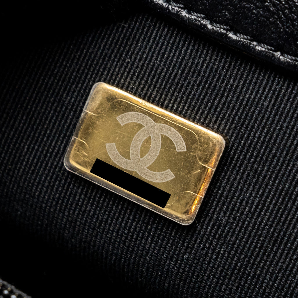 CHANEL QUILTED FLAP BAG WITH DETAILED LOGO AND CHAIN LAMBSKIN BLACK GHW (MICROCHIP)