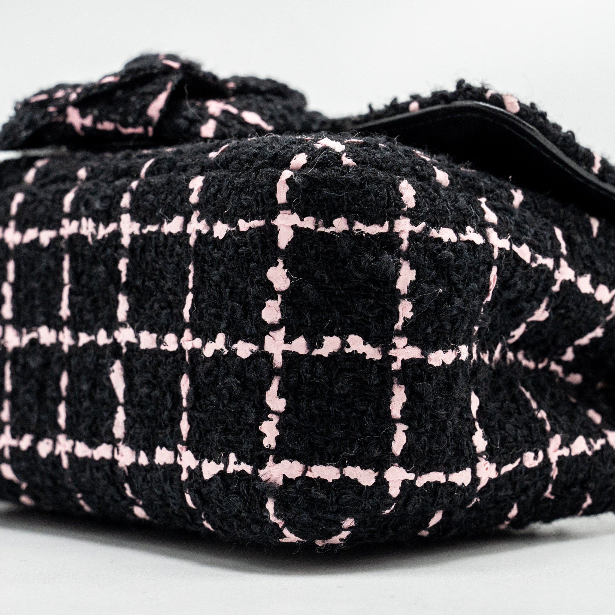 CHANEL 23K FLOWER BOMB MINI RECTANGULAR FLAP BAG TWEED BLACK / PINK LGHW (MICROCHIP)