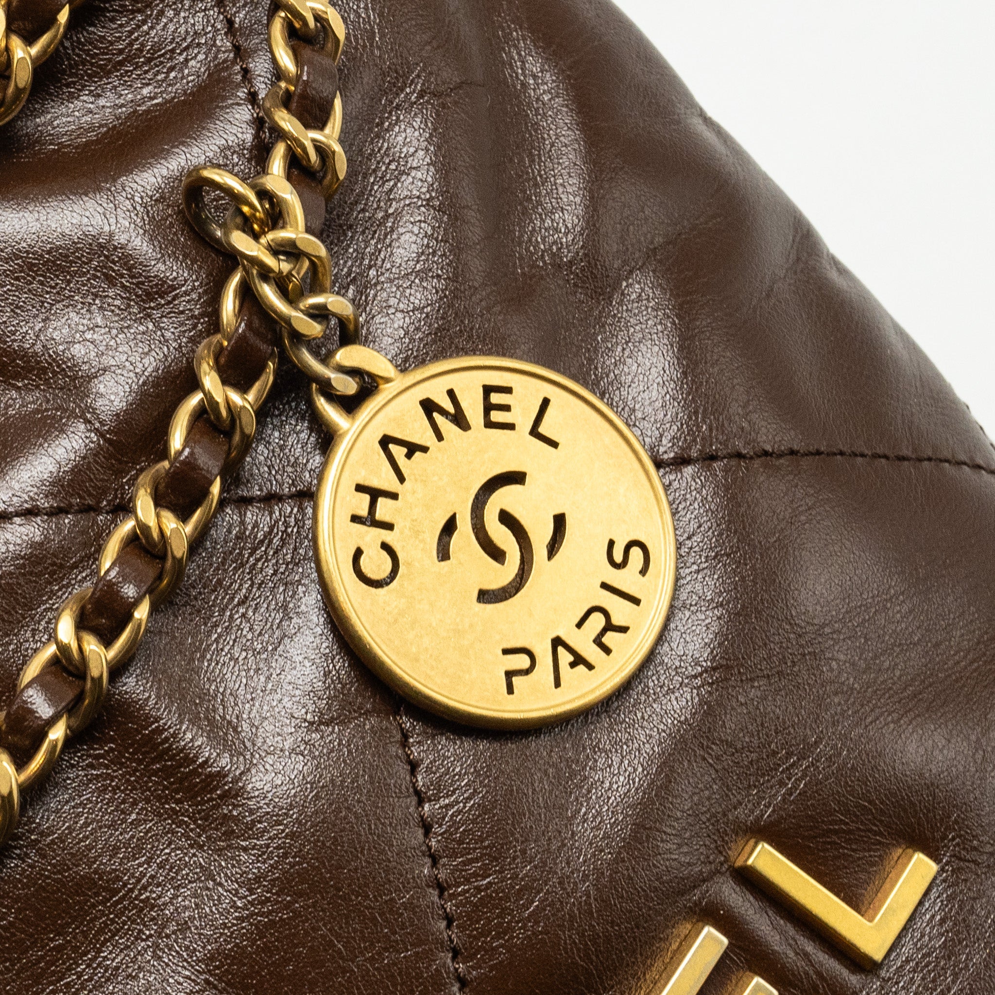 CHANEL MINI 22 BAG SHINY CALFSKIN CHOCOLATE GHW (MICROCHIP)