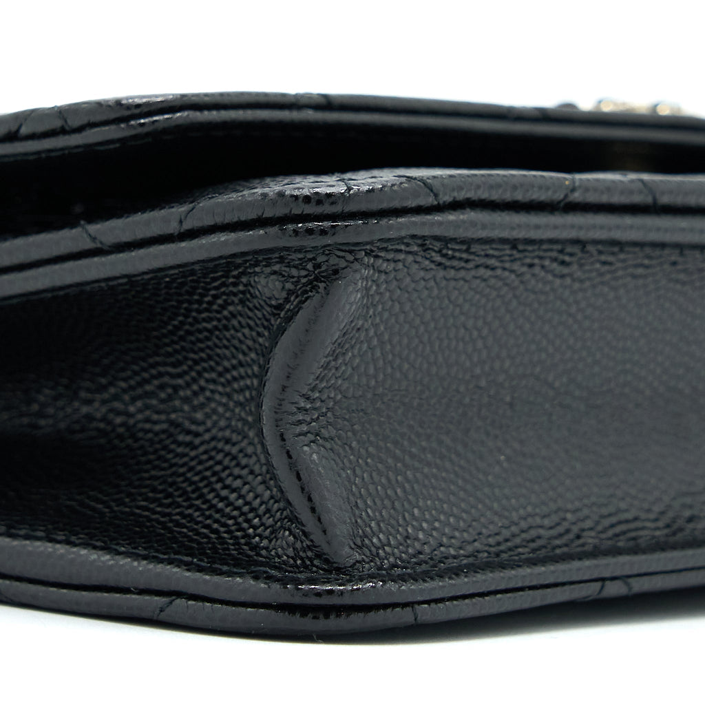 CHANEL 22S WALLET ON CHAINS WITH DETAIL CC LOGO CAVIAR BLACK LGHW
