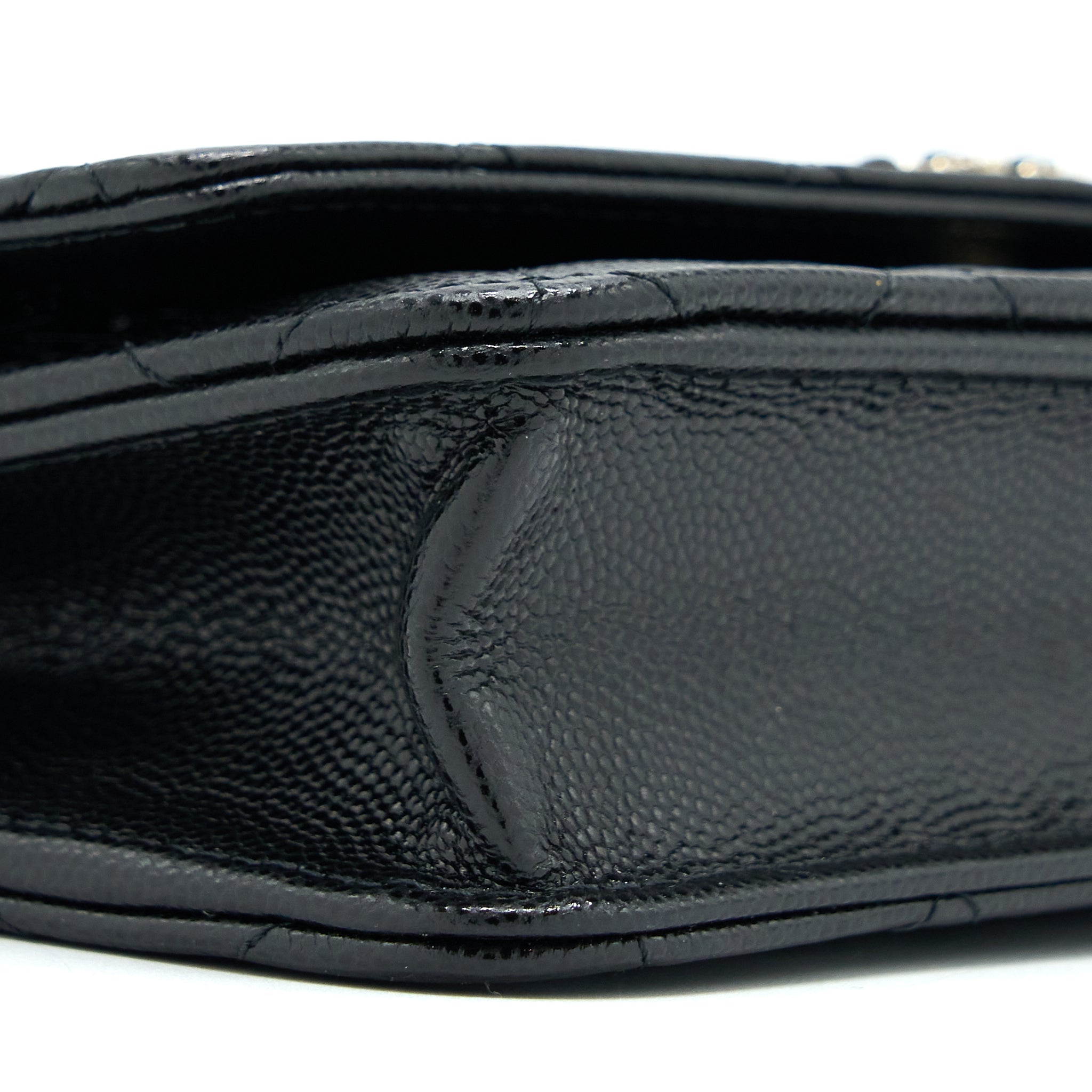 CHANEL 22S WALLET ON CHAINS WITH DETAIL CC LOGO CAVIAR BLACK LGHW