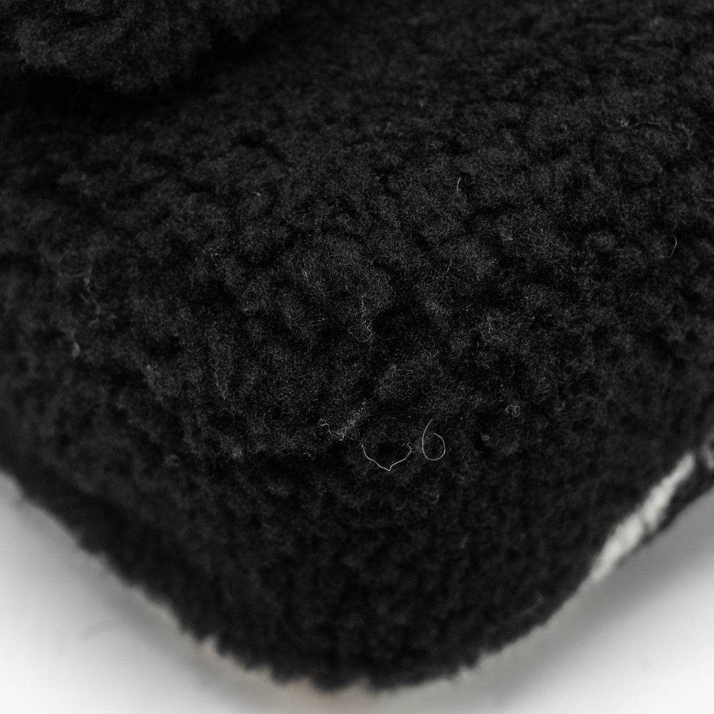 CHANEL 22A FLUFFY CAMELLIA FLAP BAG EMBROIDERED SHEARLING LAMBSKIN BLACK / WHITE SHW (MICROCHIP)