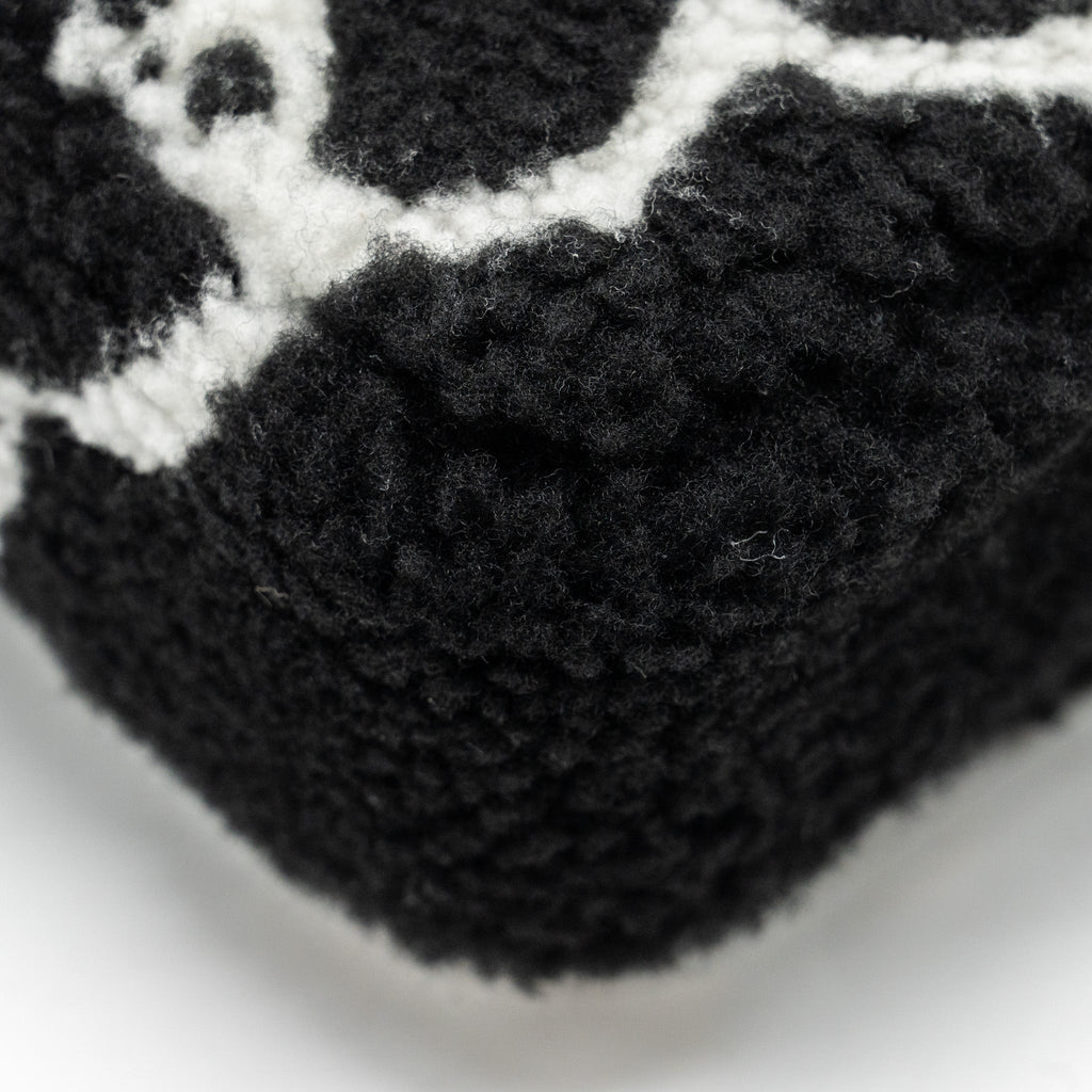 CHANEL 22A FLUFFY CAMELLIA FLAP BAG EMBROIDERED SHEARLING LAMBSKIN BLACK / WHITE SHW (MICROCHIP)