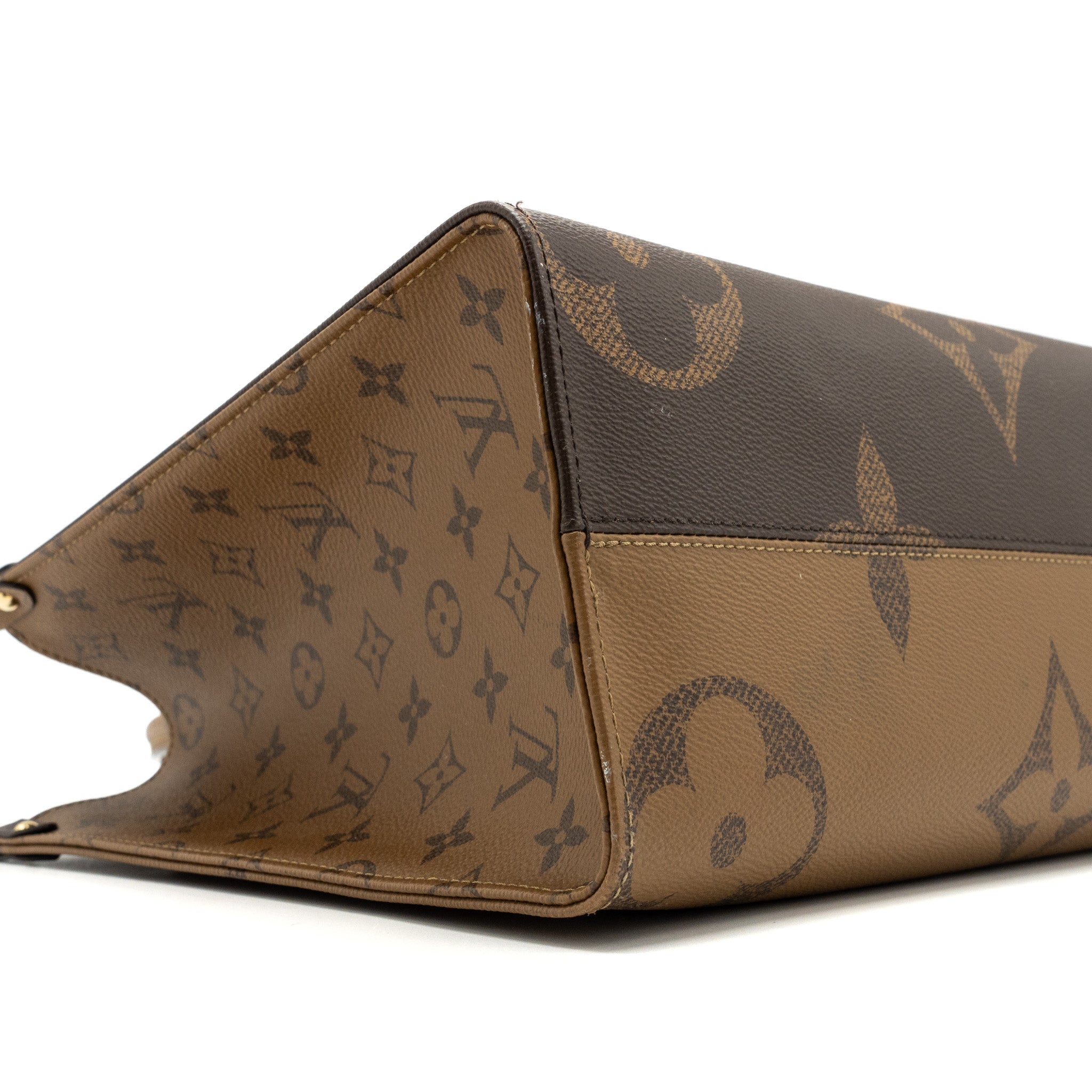 LOUIS VUITTON ONTHEGO MM MONOGRAM CANVAS GHW
