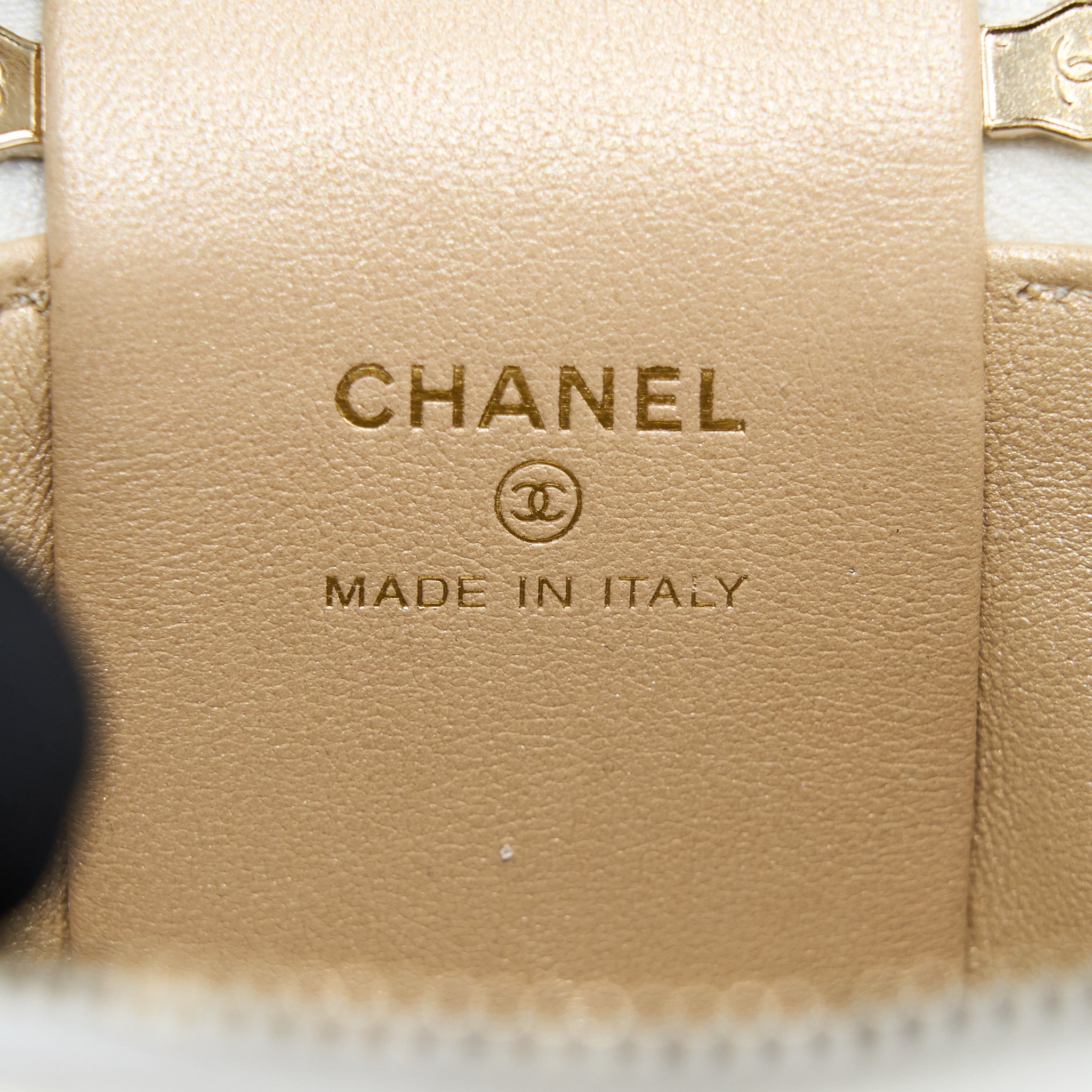 CHANEL TOP HANDLE VANITY CASE LAMBSKIN WHITE GHW