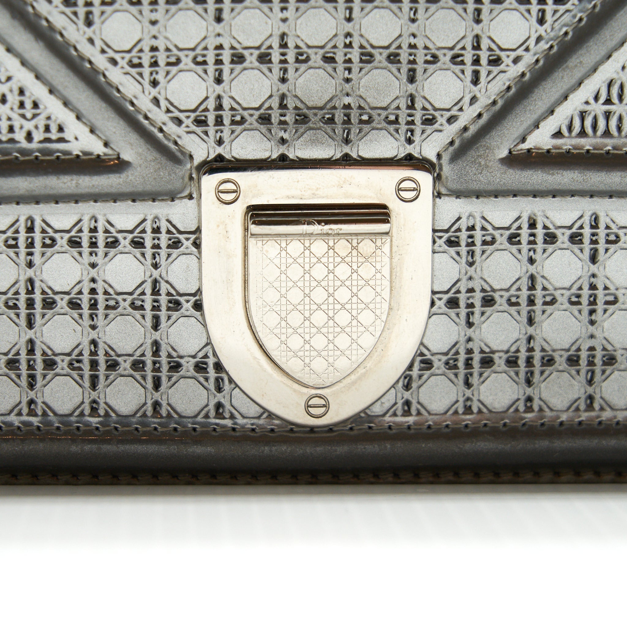 DIOR DIORAMA WALLET ON CHAIN METALLIC SILVER SHW