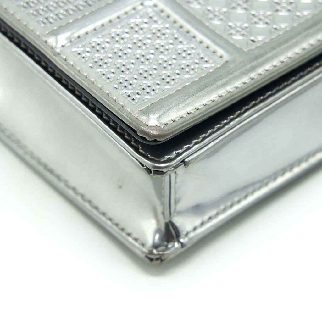DIOR DIORAMA WALLET ON CHAIN METALLIC SILVER SHW