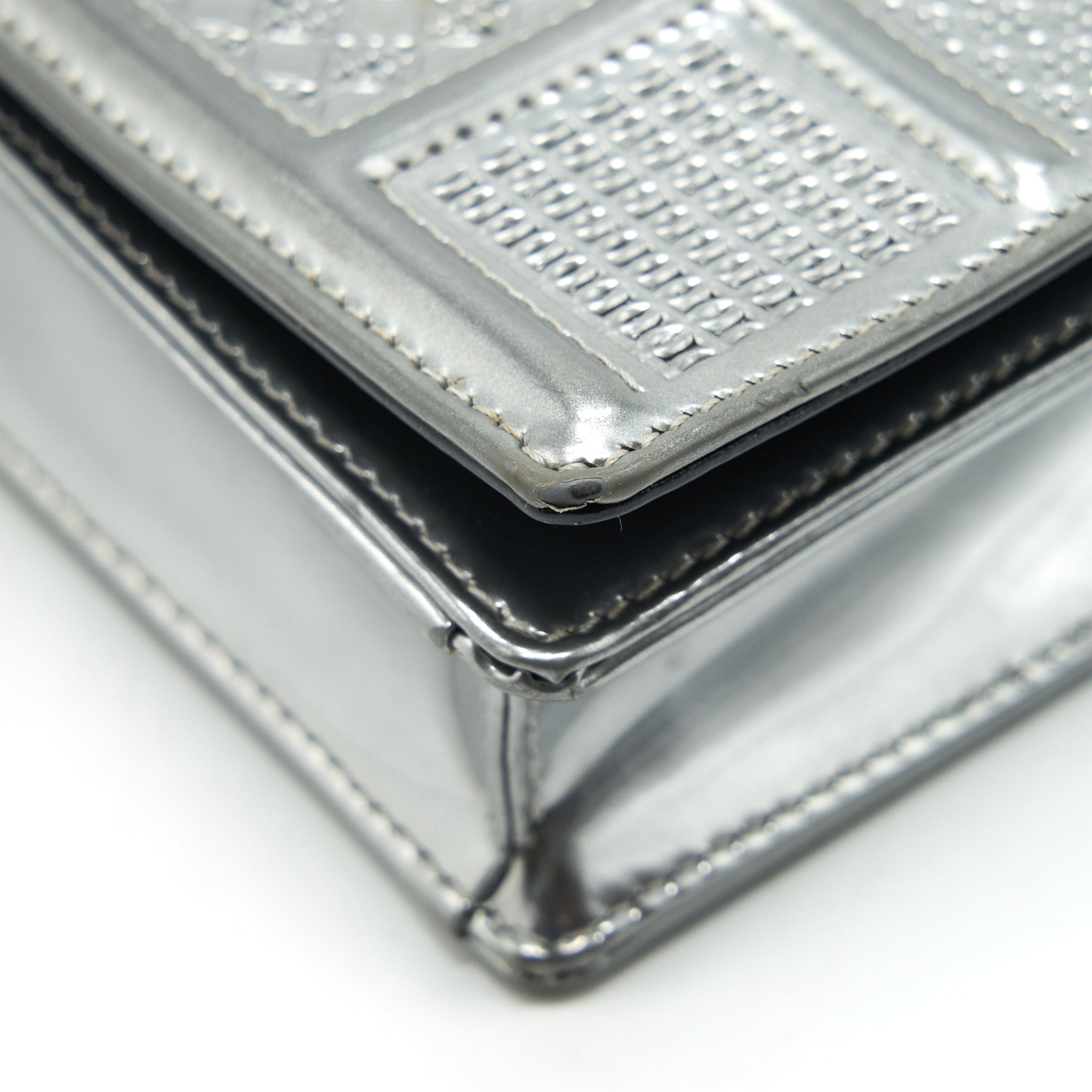 DIOR DIORAMA WALLET ON CHAIN METALLIC SILVER SHW
