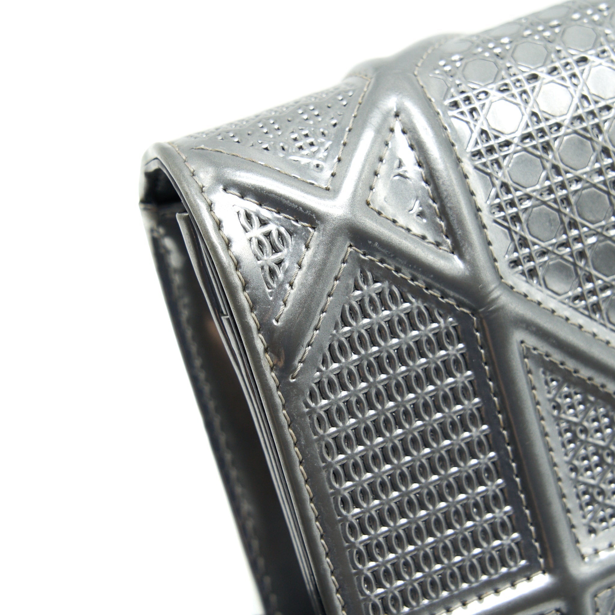 DIOR DIORAMA WALLET ON CHAIN METALLIC SILVER SHW