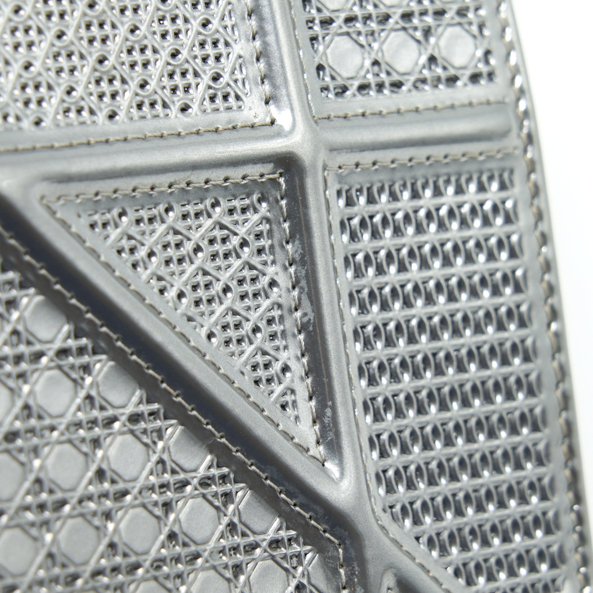 DIOR DIORAMA WALLET ON CHAIN METALLIC SILVER SHW