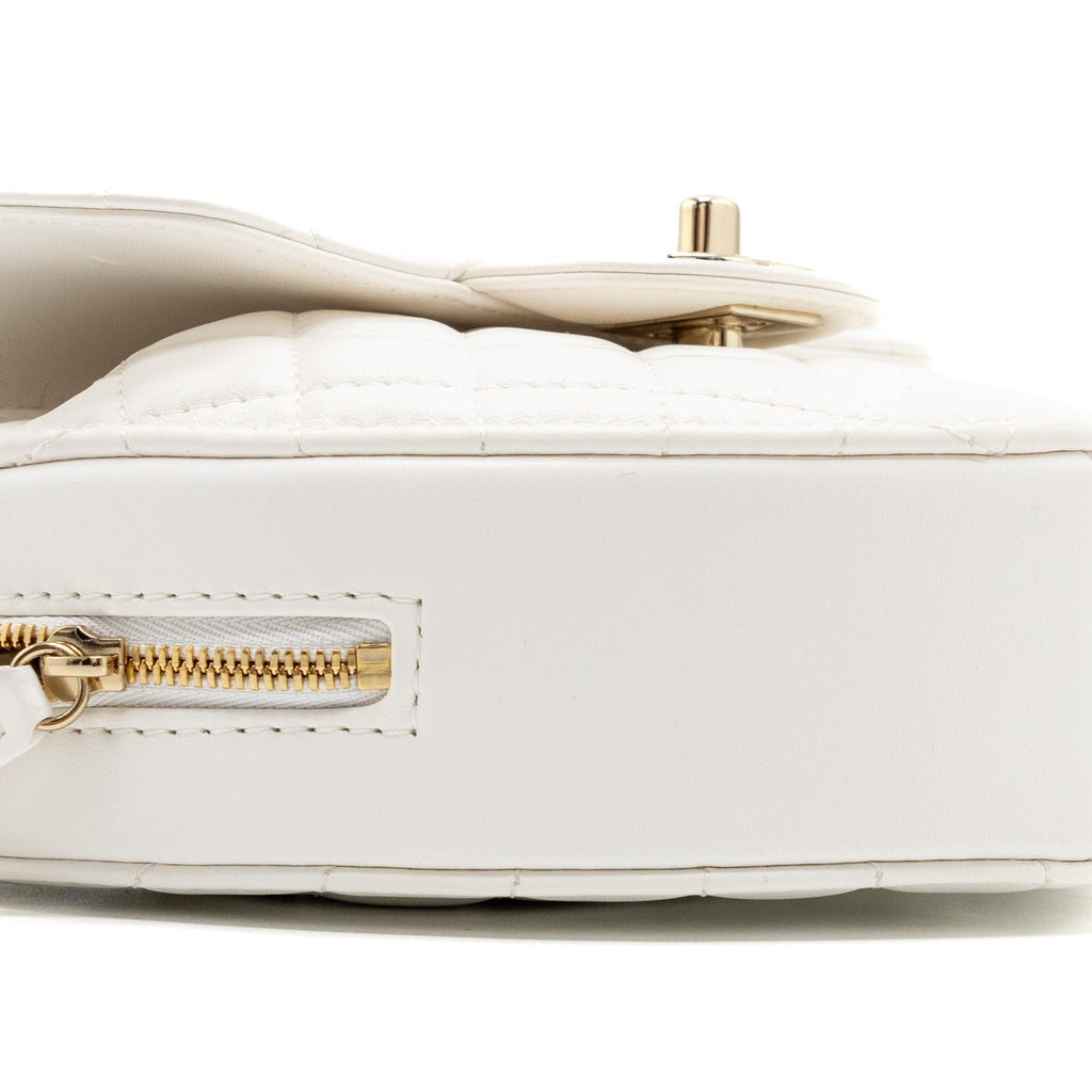 CHANEL 22S HEART BAG LAMBSKIN WHITE LGHW (MICROCHIP)