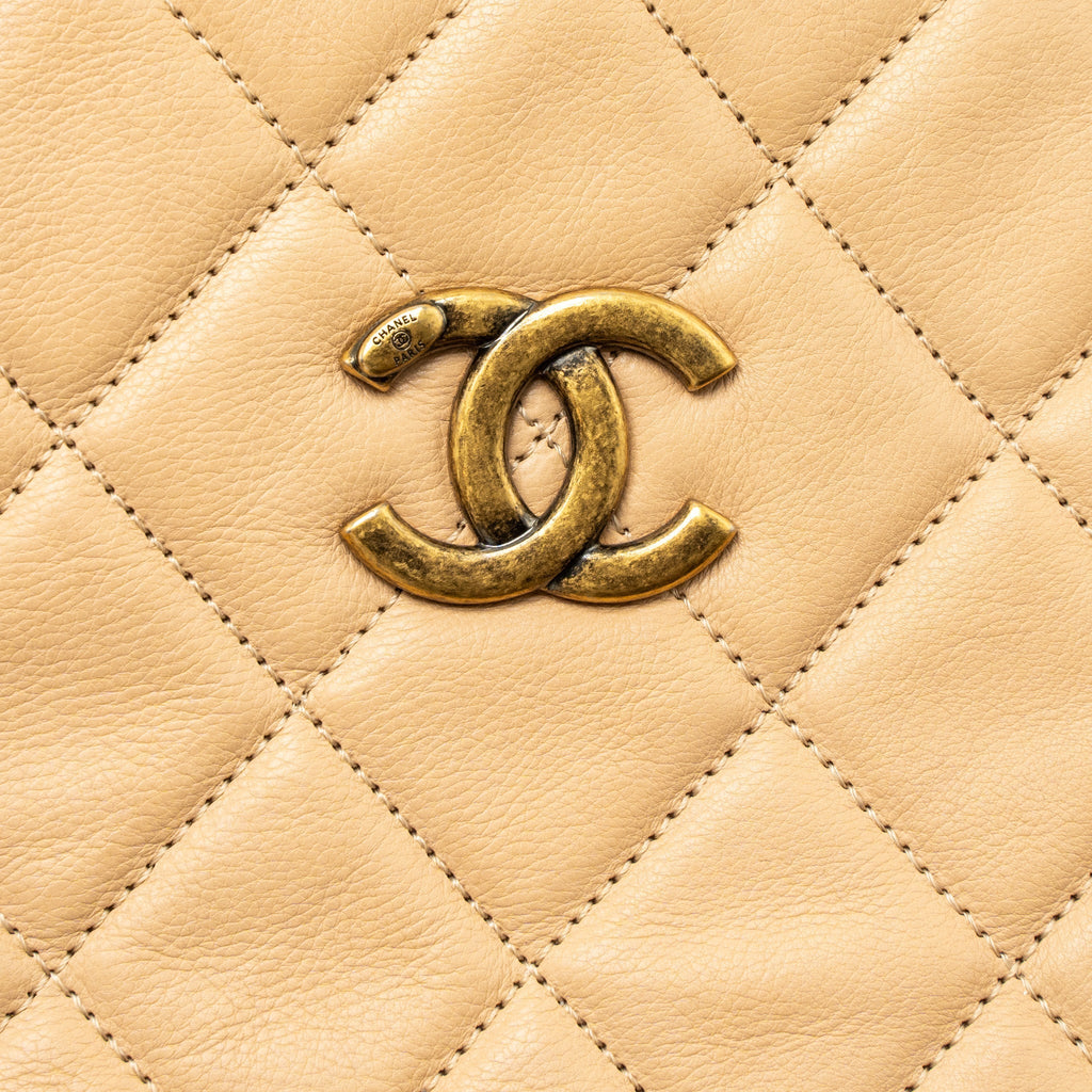 CHANEL SHOPPING TOTE CALFSKIN BEIGE GHW
