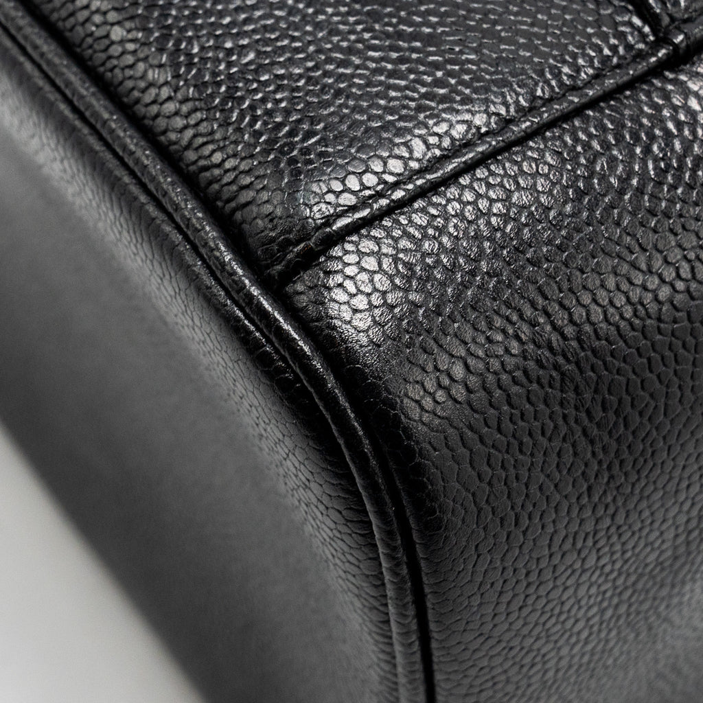 CHANEL VINTAGE VANITY CASE CAVIAR BLACK GHW