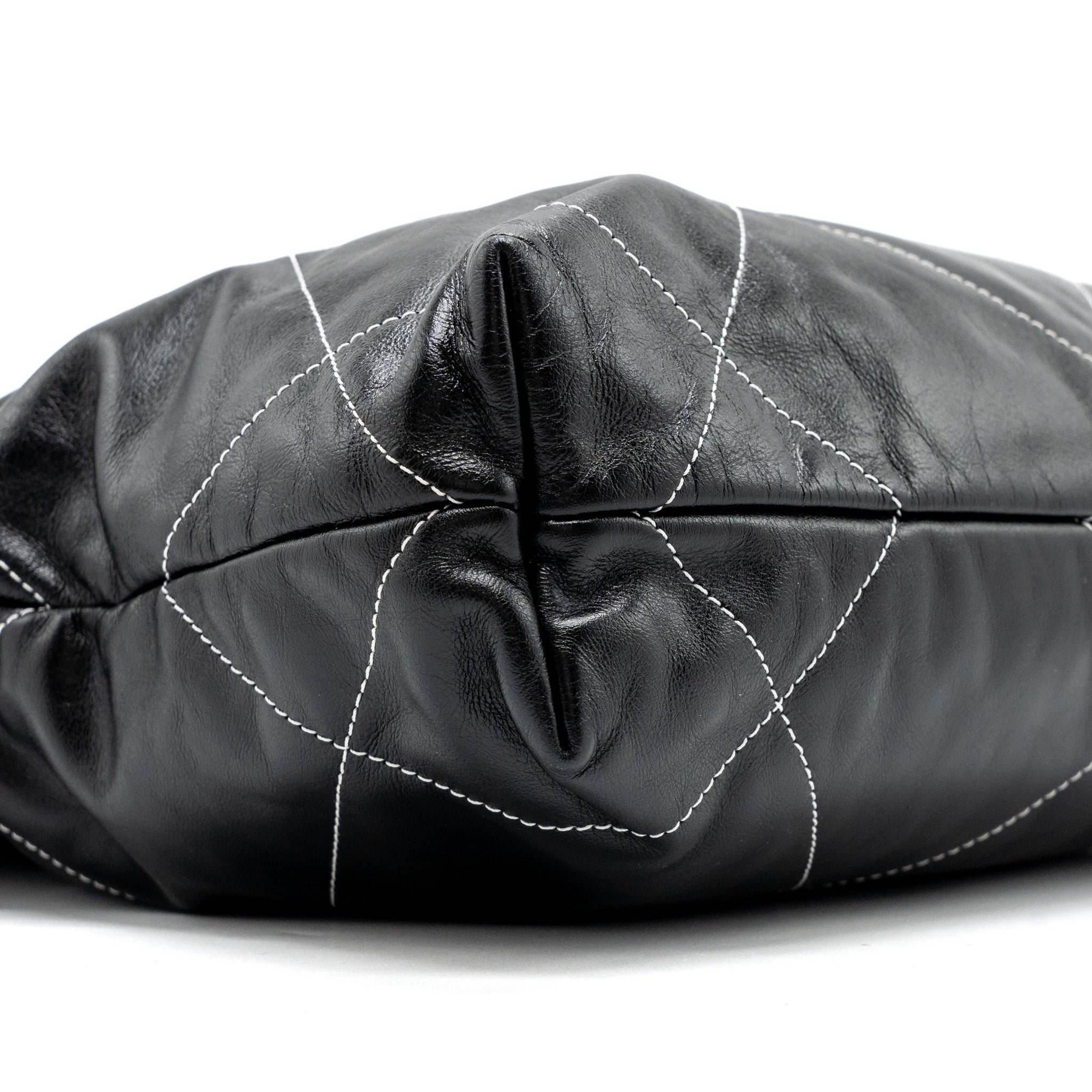 CHANEL SMALL 22 BAG CALFSKIN WITH WHITE STITCHING BLACK GHW (MICROCHIP)