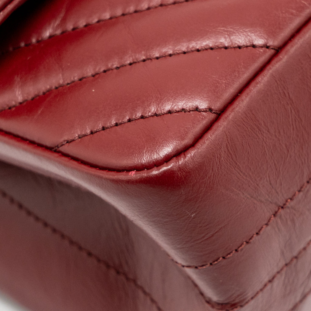 CHANEL 2.55 226 REISSUE DOUBLE FLAP BAG CHEVRON AGED CALFSKIN RED GHW