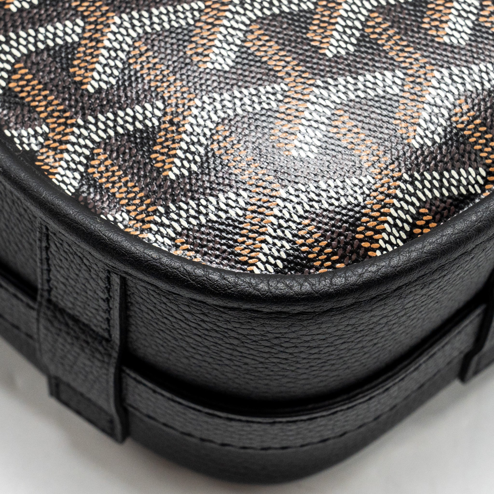 GOYARD BELVEDERE MM MESSENGER BAG GOYARDINE CANVAS/CALFSKIN BLACK SHW