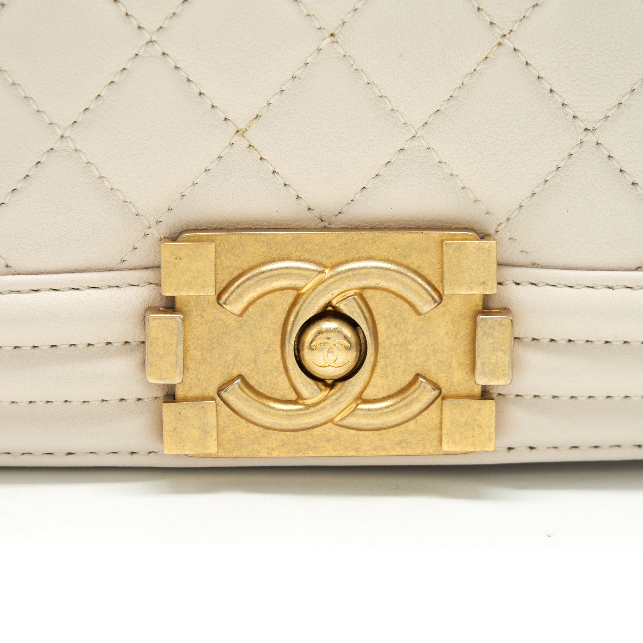 CHANEL SMALL BOY CHANEL CALFSKIN WHITE GHW