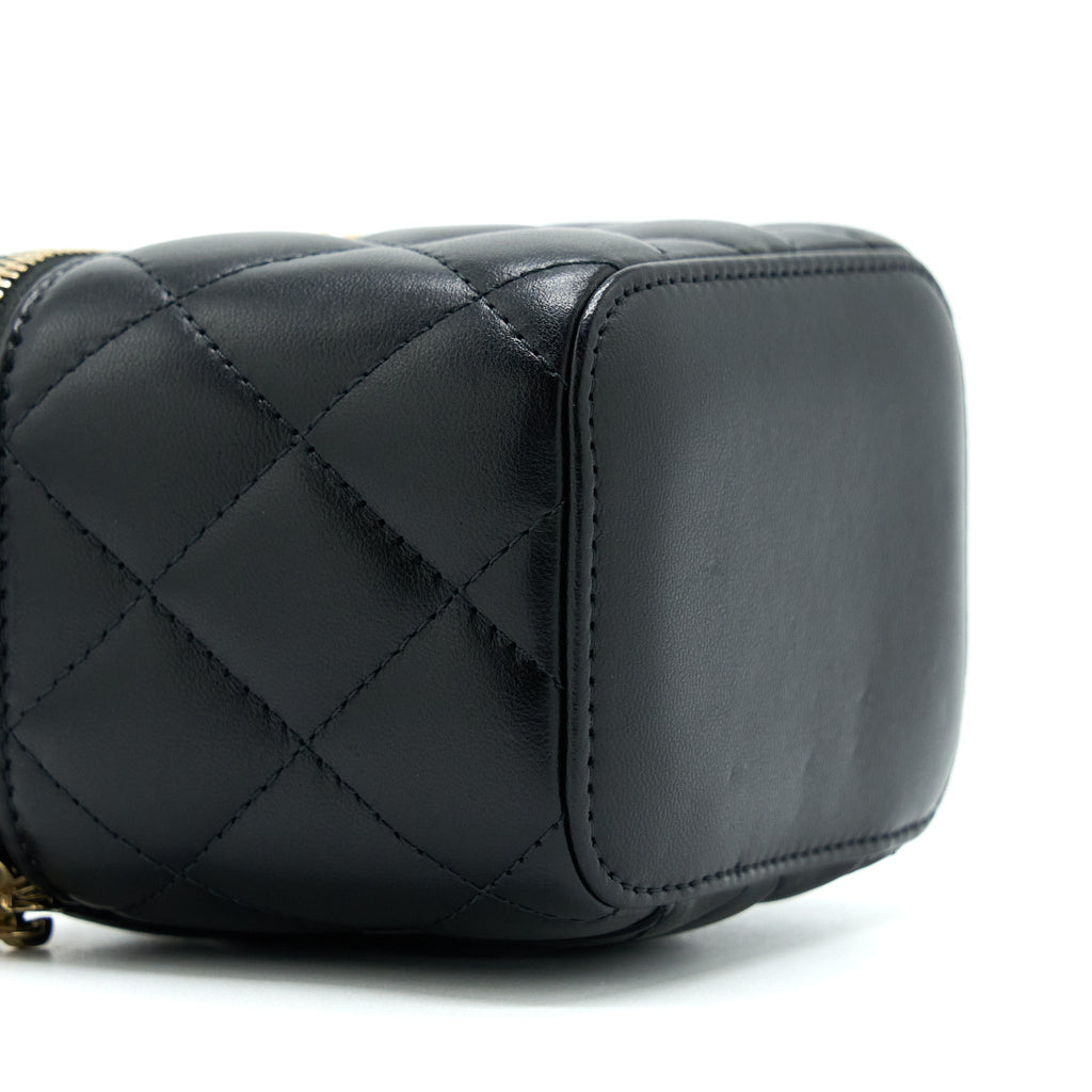 CHANEL 22A PEARL CRUSH MINI VANITY WITH CHAIN LAMBSKIN BLACK GHW
