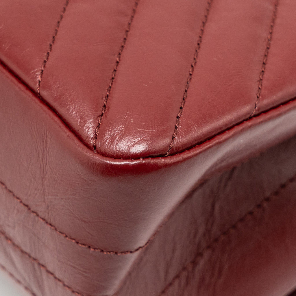 CHANEL 2.55 226 REISSUE DOUBLE FLAP BAG CHEVRON AGED CALFSKIN RED GHW