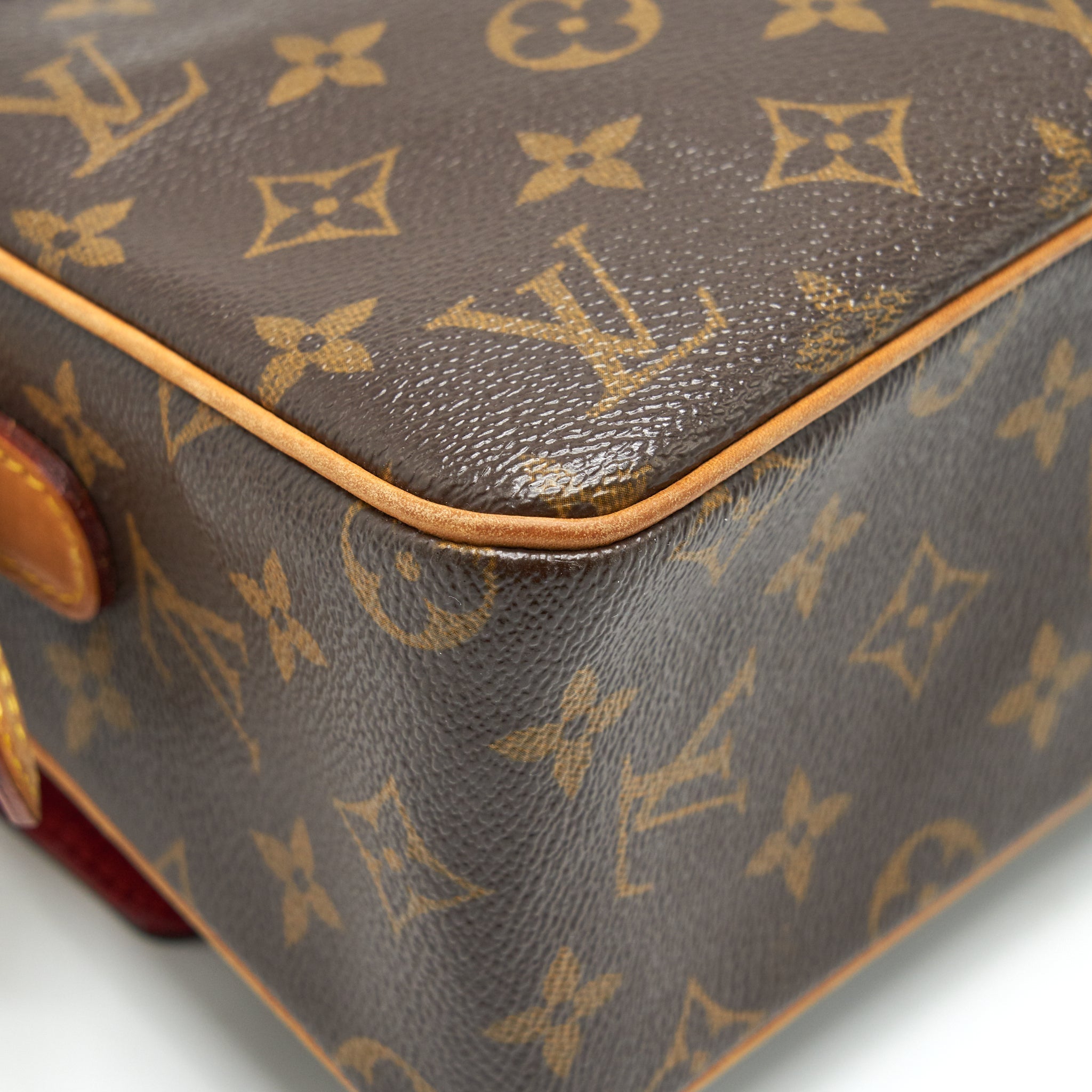 LOUIS VUITTON VINTAGE MONOGRAM SHOULDER BAG